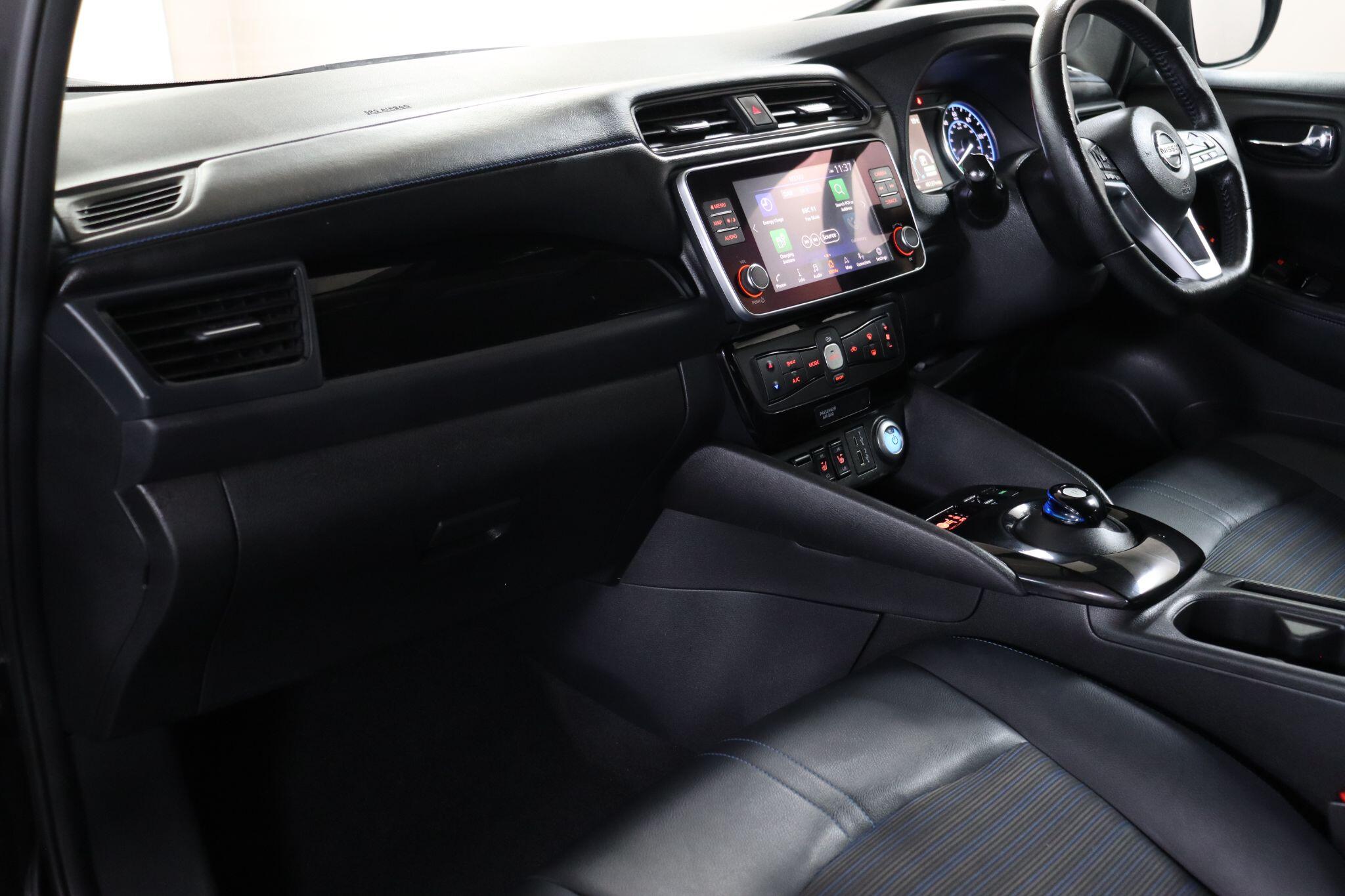 Nissan Leaf view 34