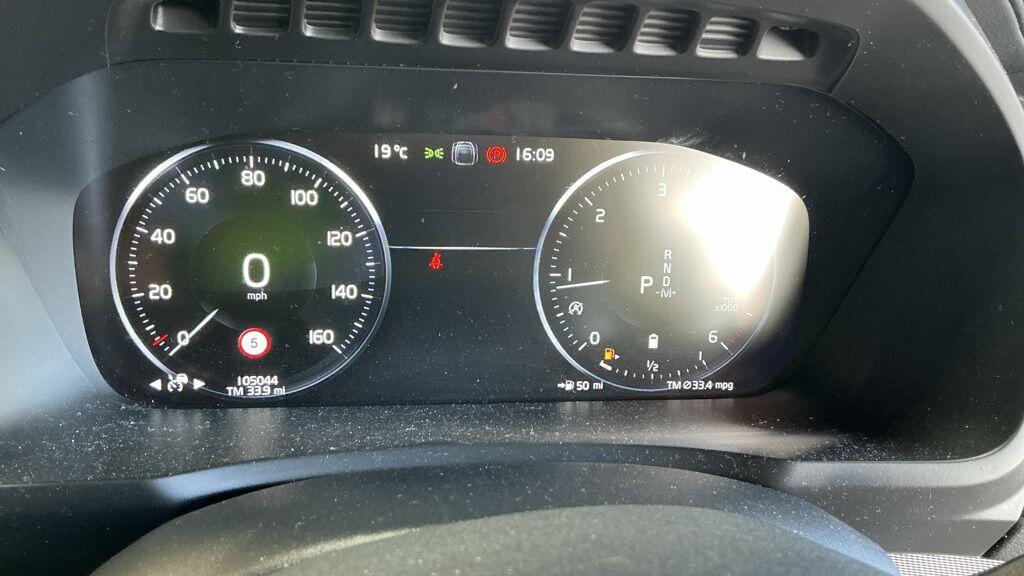 Volvo XC90 view 18