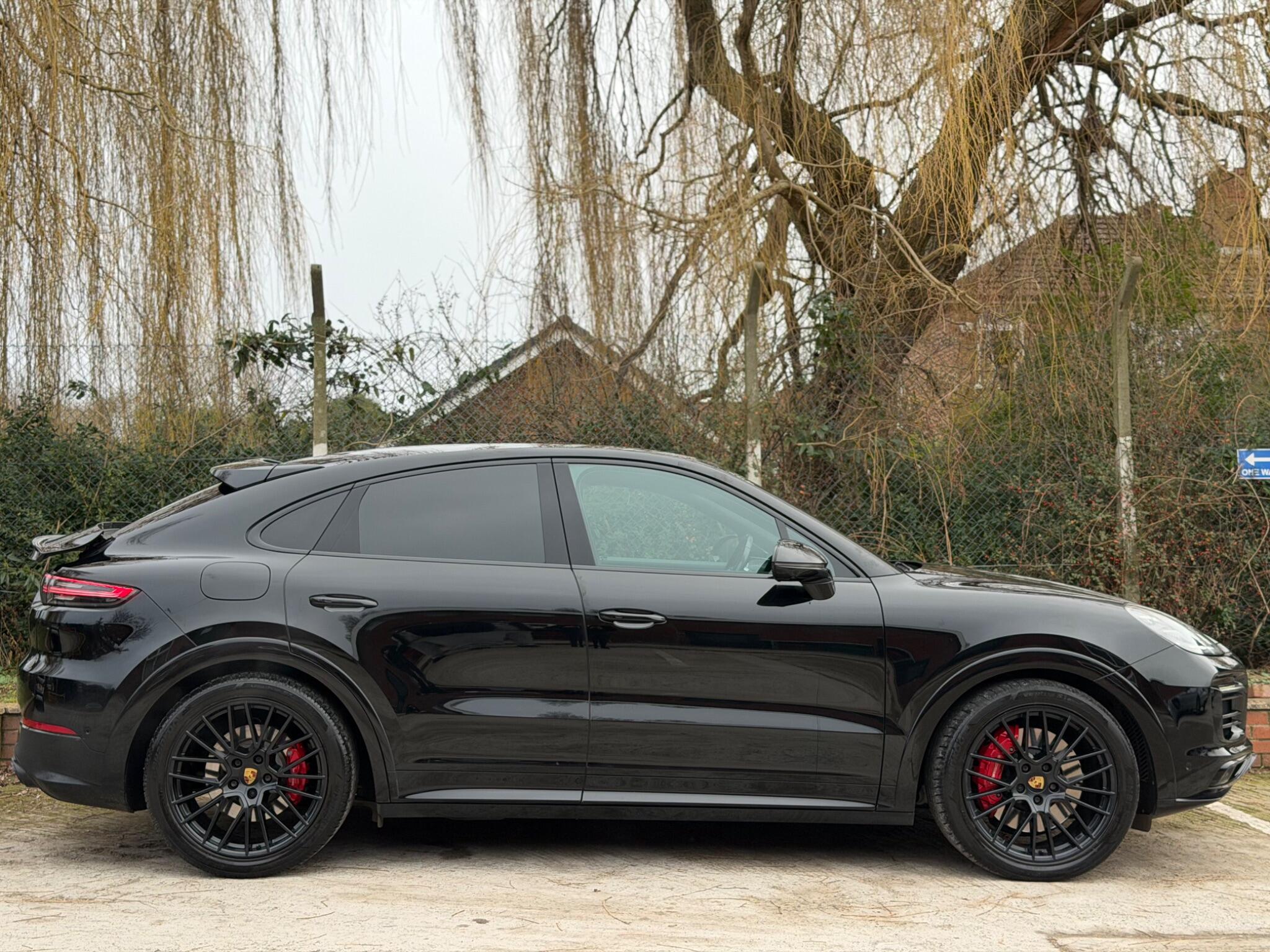 Porsche Cayenne view 13