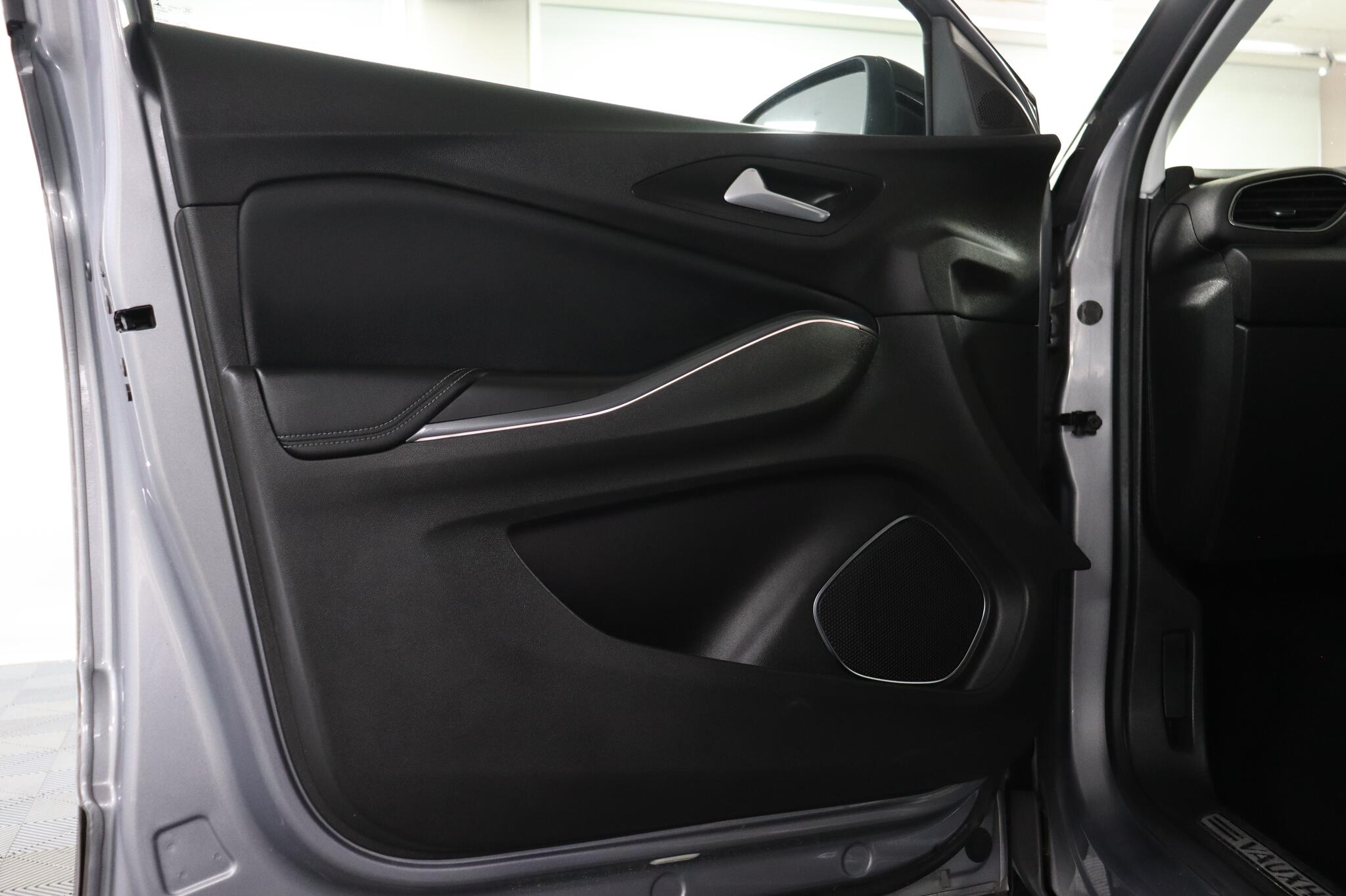 Vauxhall Grandland X view 37