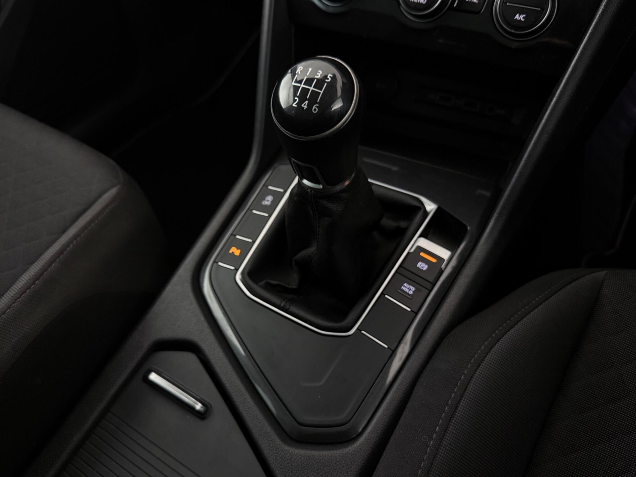 Volkswagen Tiguan view 16