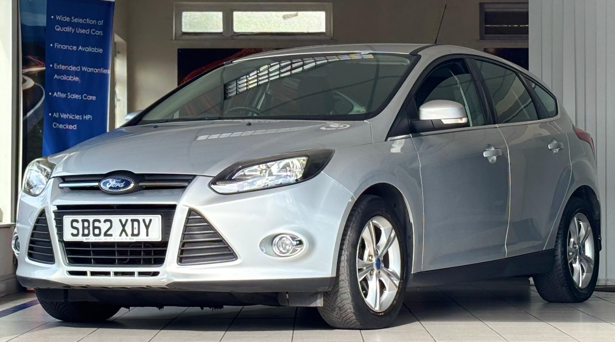 Ford Focus view 3
