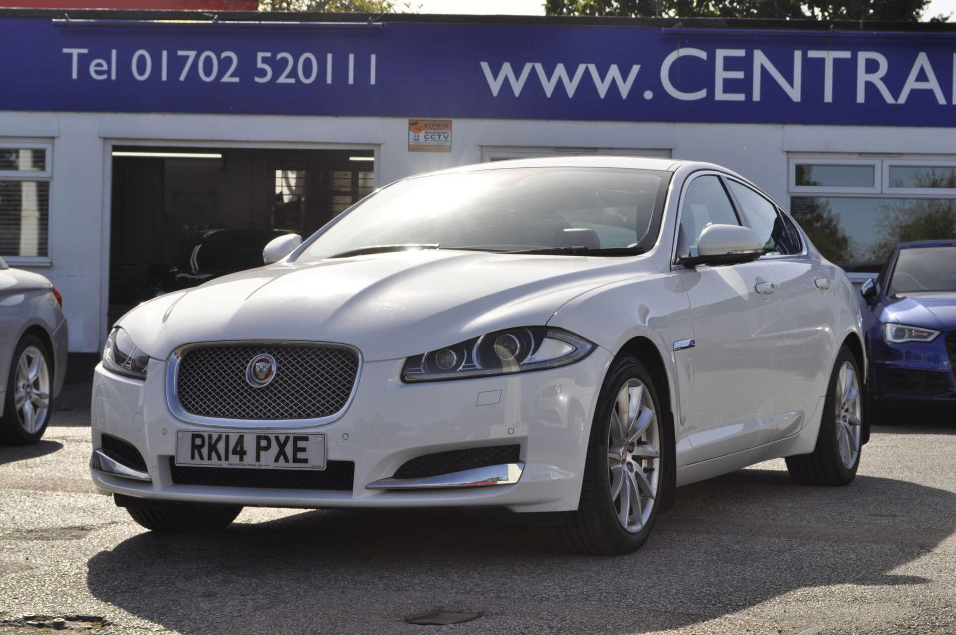 Jaguar XF view 4