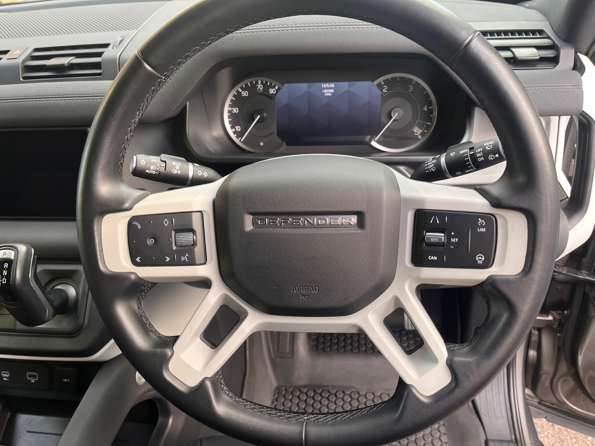 Land Rover Defender view 26