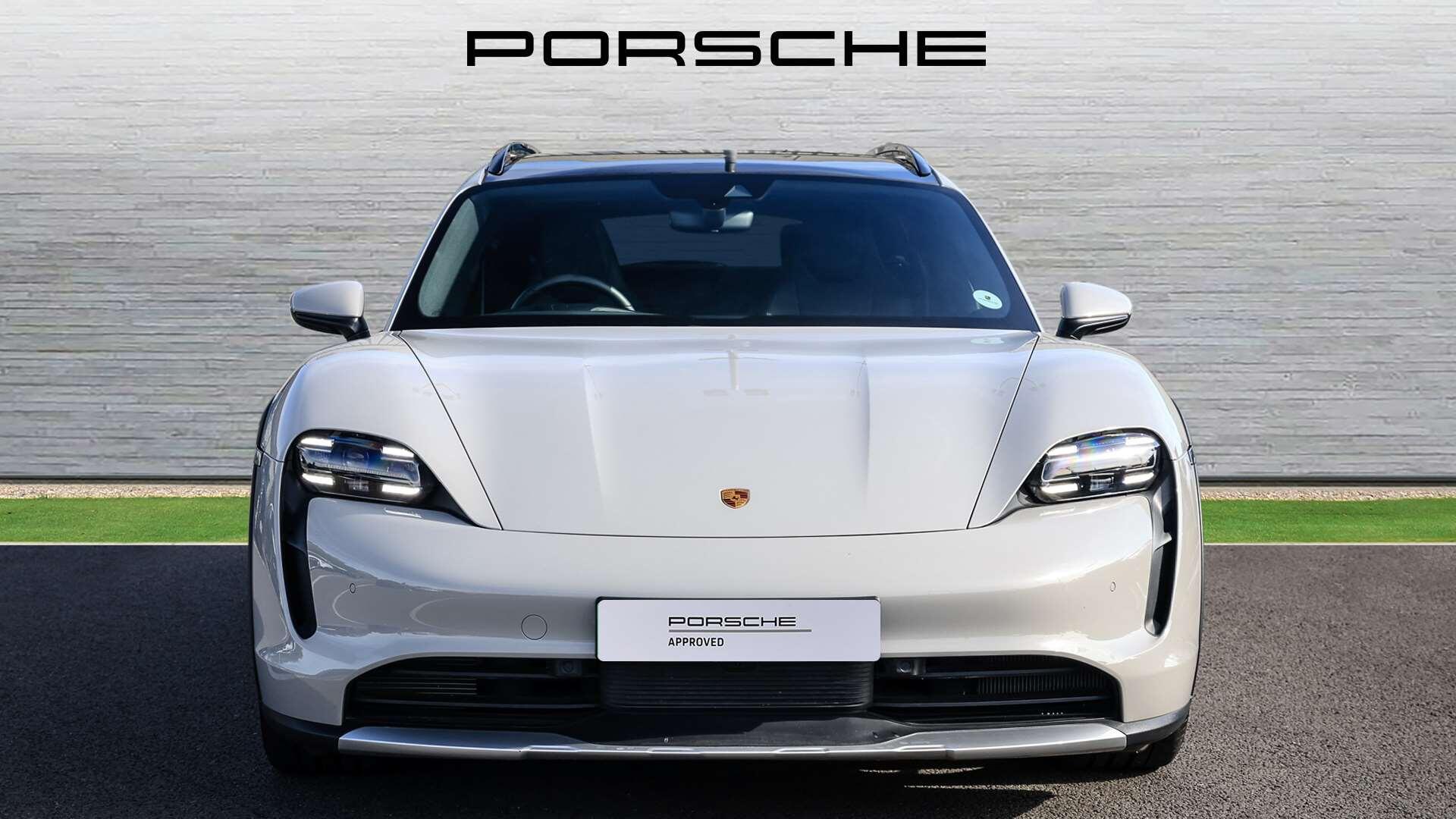 Porsche Taycan view 9