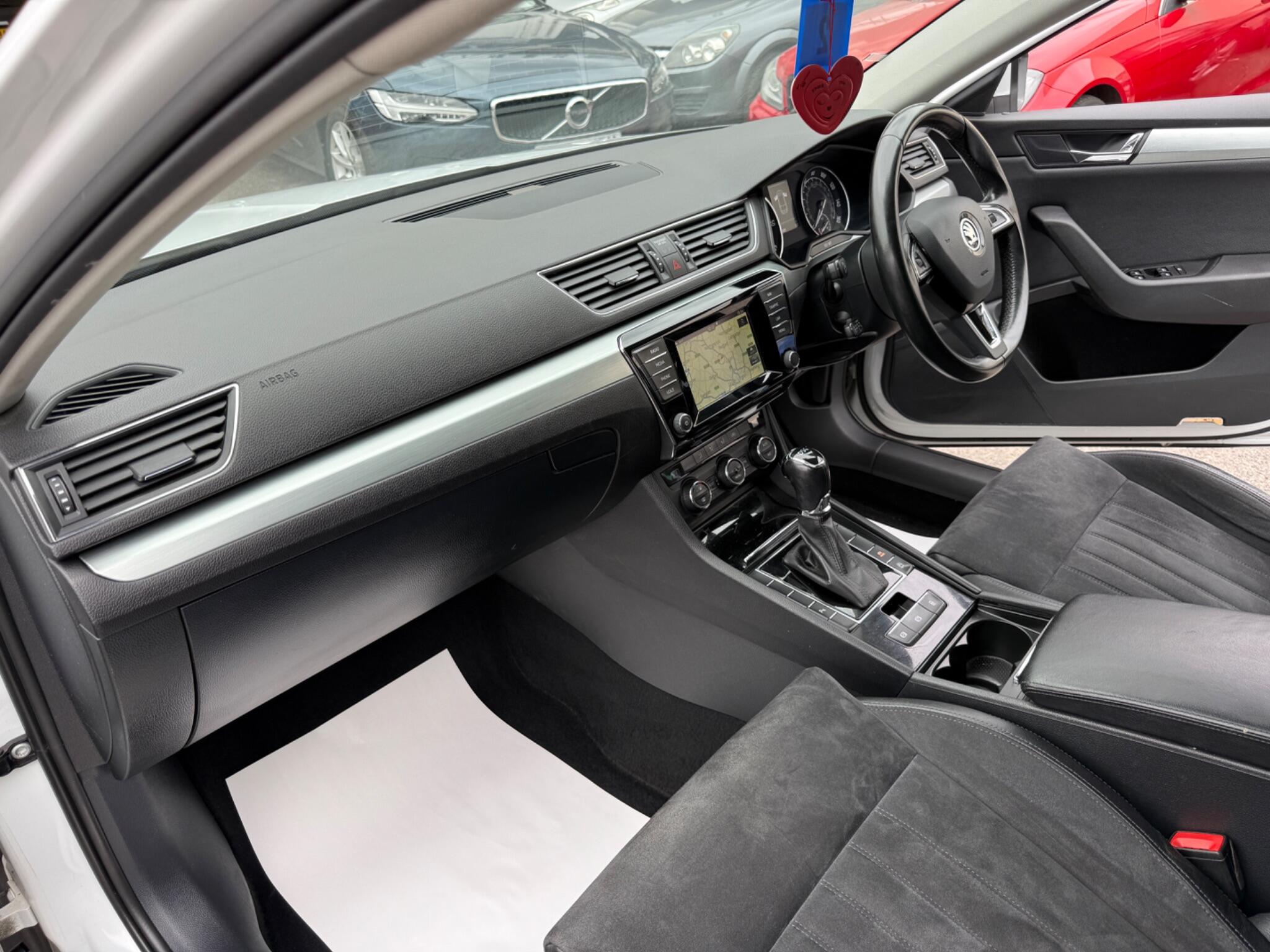 Skoda Superb - Image 43