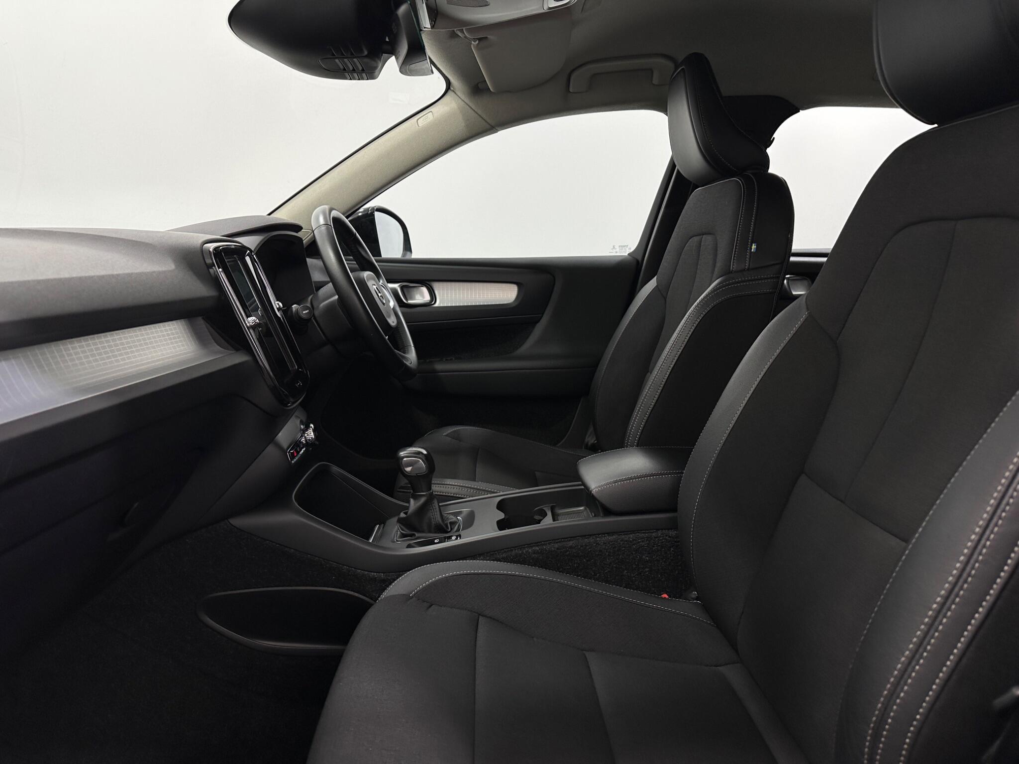 Volvo XC40 view 32