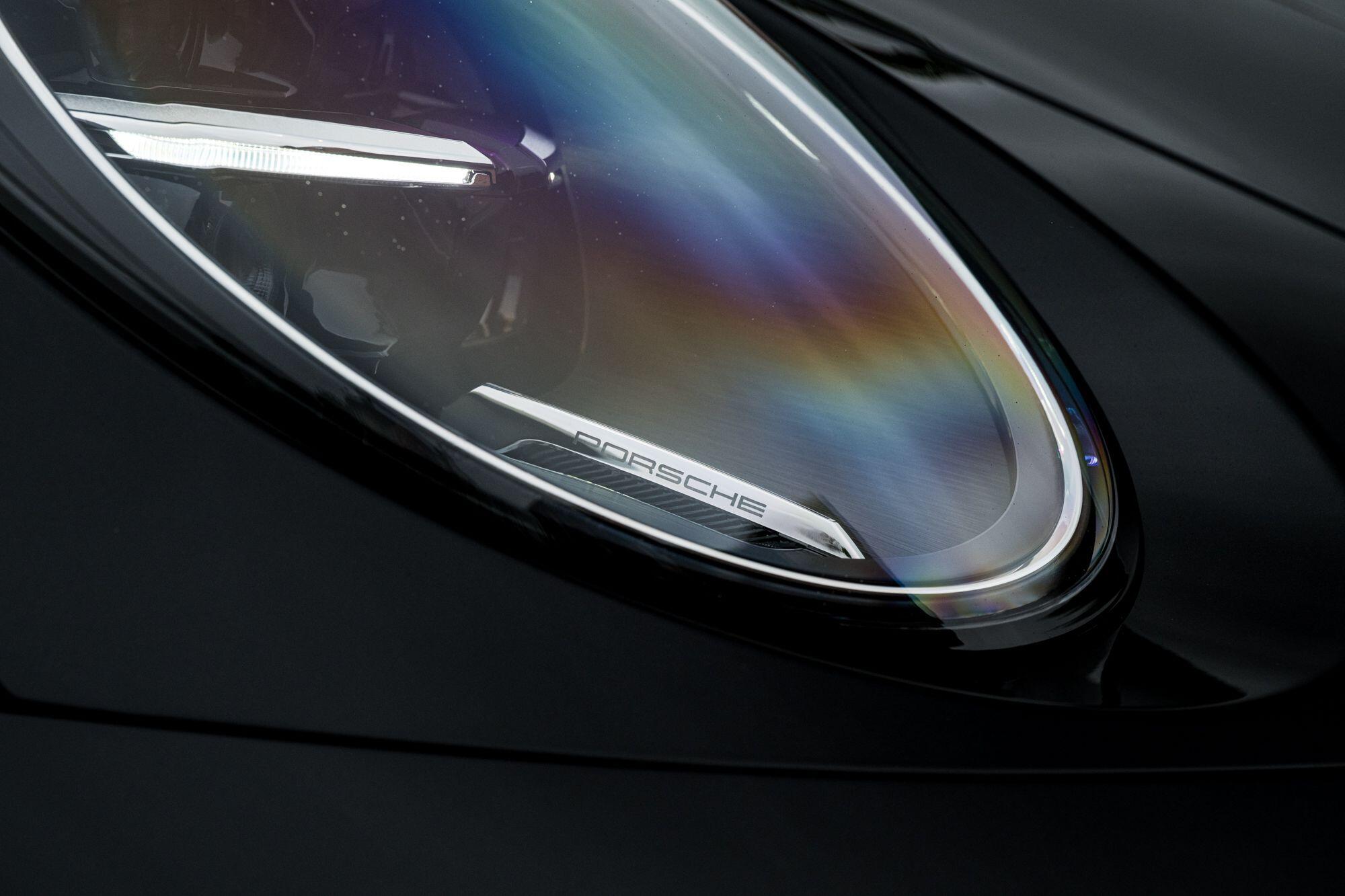 Porsche 911 view 14