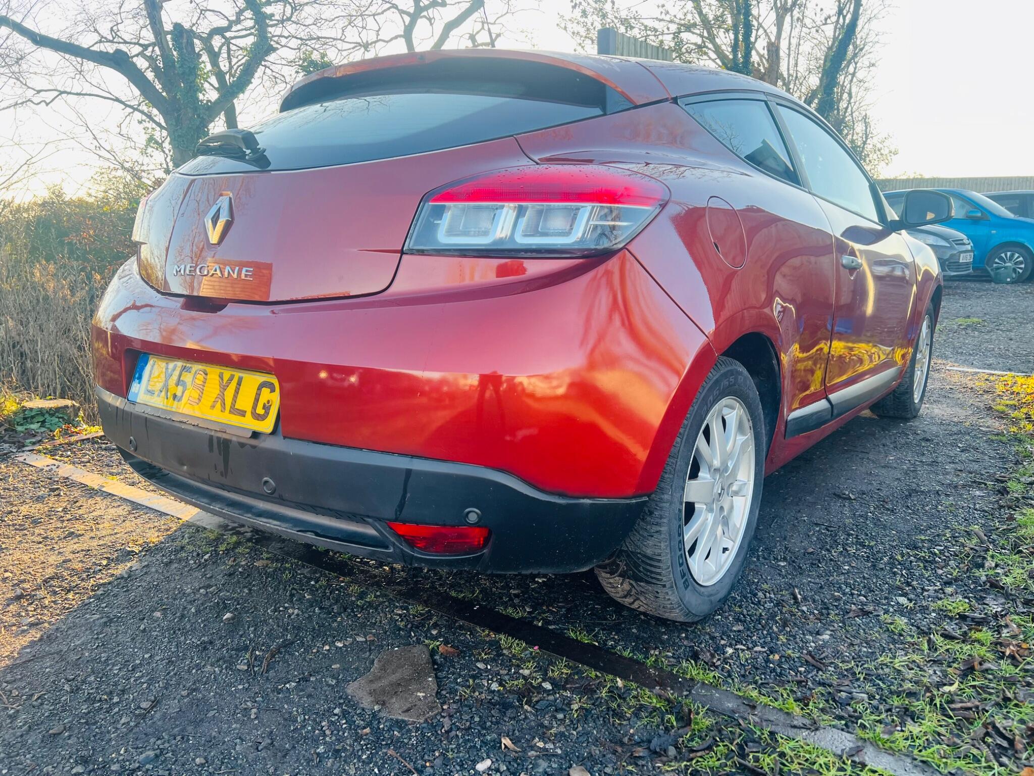 2009 Renault Megane 1.6 16V Expression Euro 5 3dr • 94,411 miles image 6