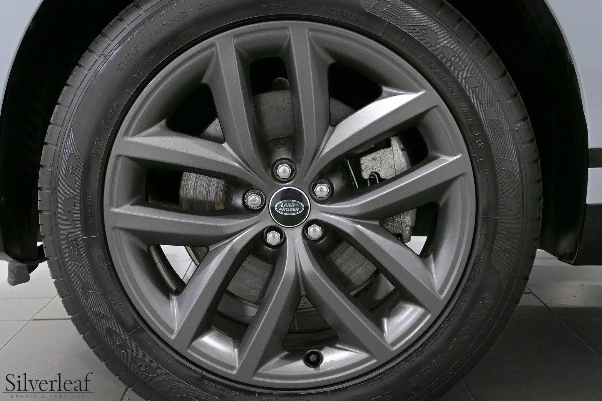 Land Rover Range Rover Velar view 9