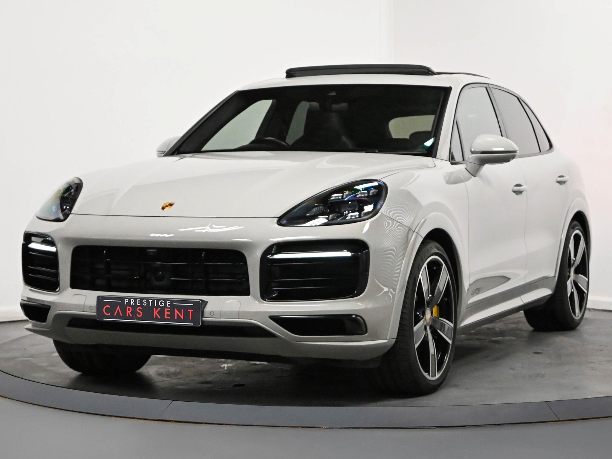 Porsche Cayenne view 6