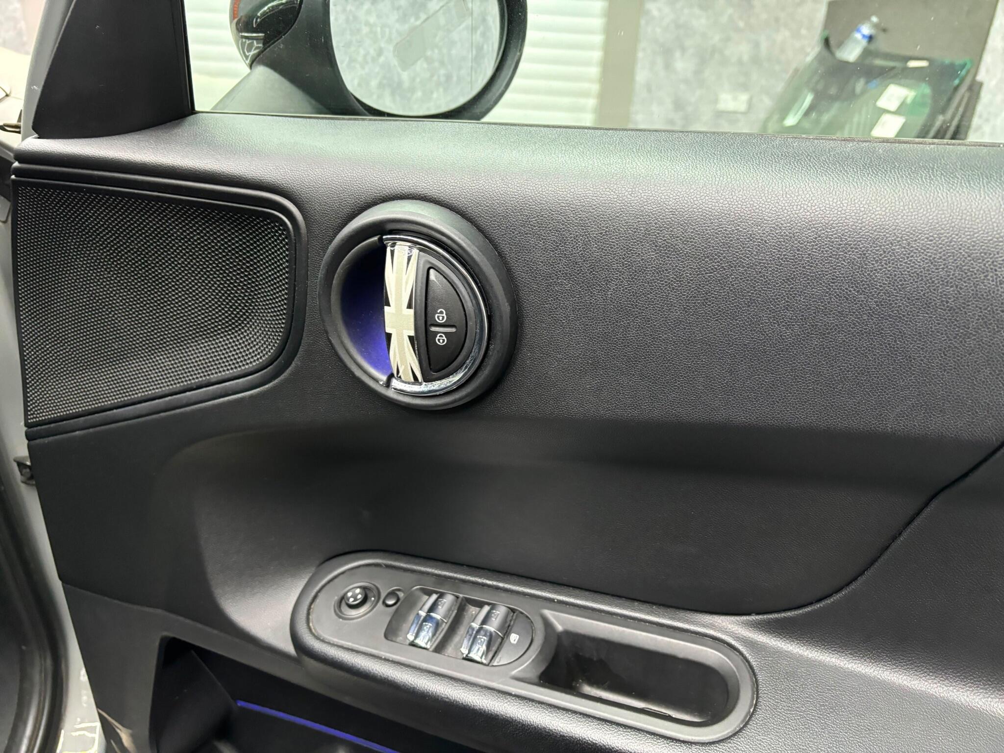 Mini Countryman view 30