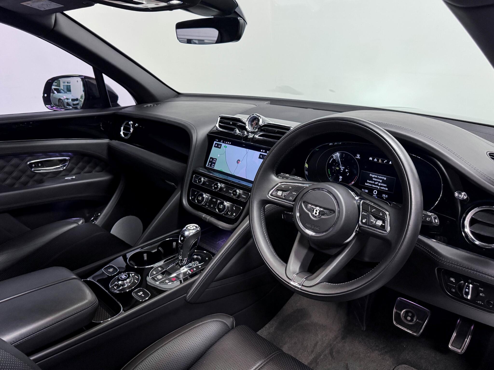 Bentley Bentayga view 40