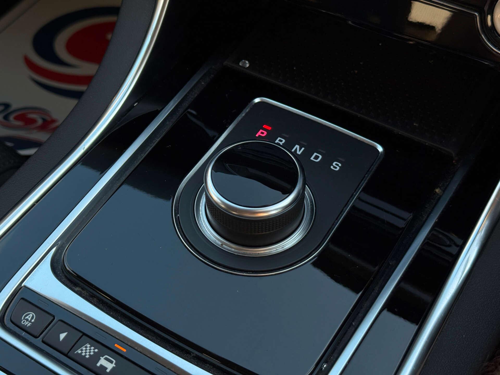 Jaguar Xe view 57
