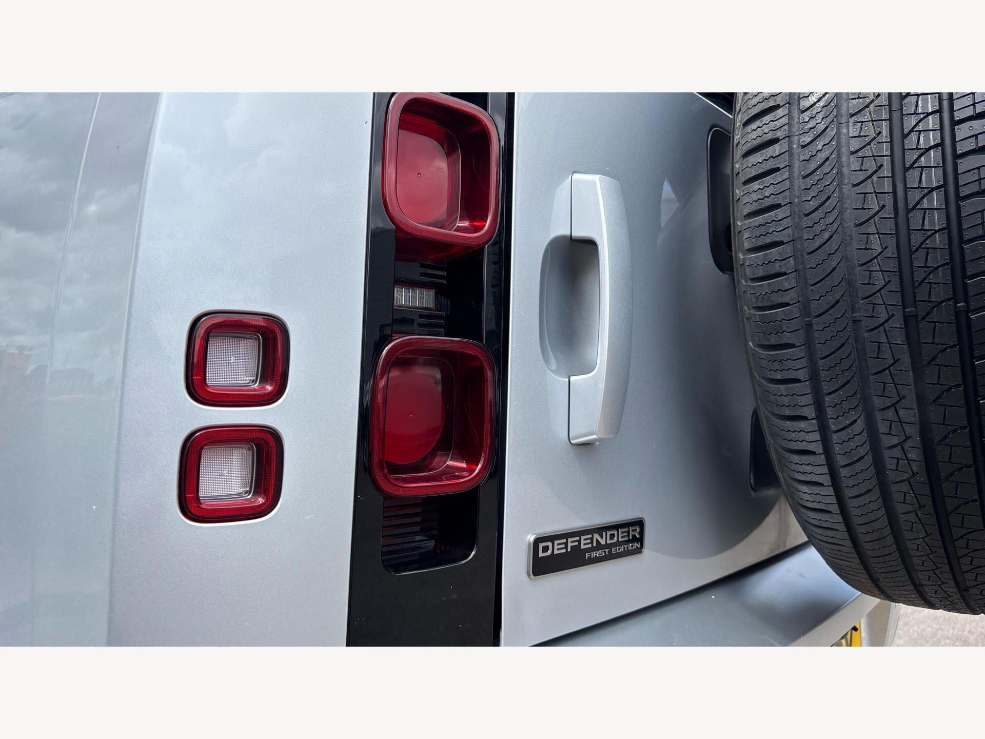 Land Rover Defender view 23