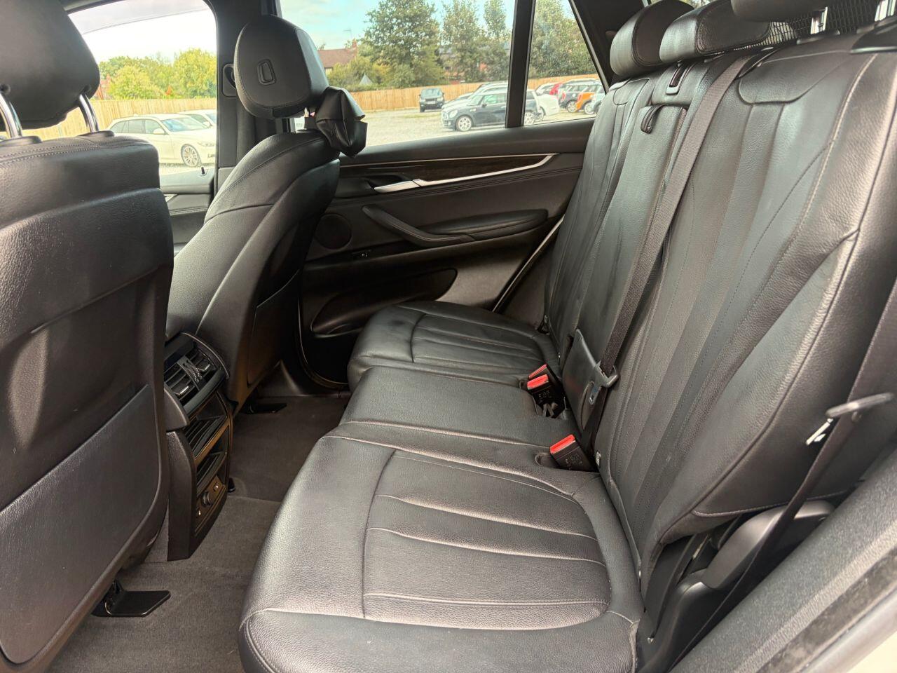 BMW X5 view 24