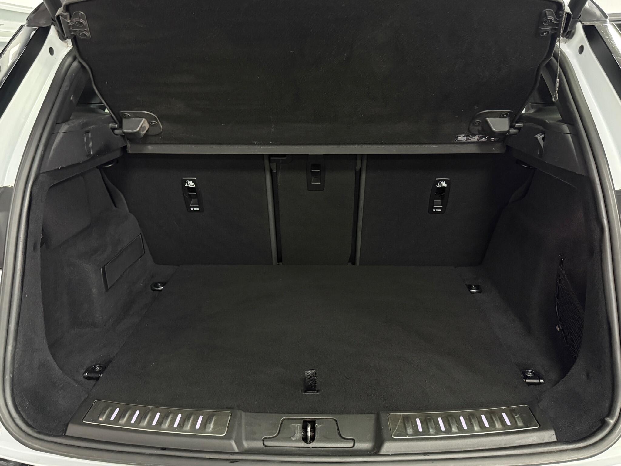 Land Rover Range Rover Evoque view 38