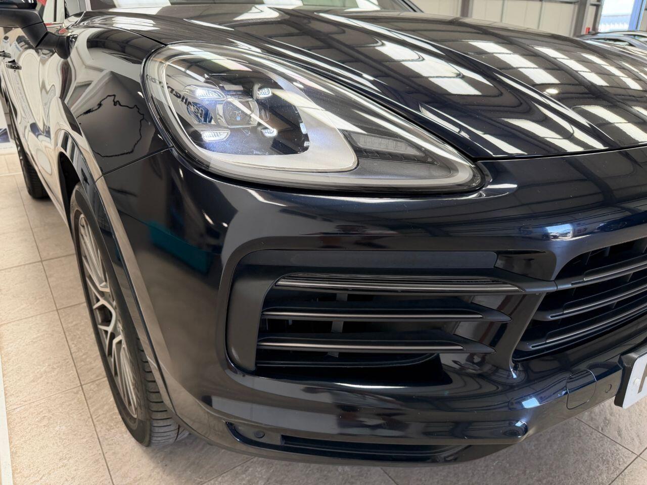 Porsche Cayenne view 8