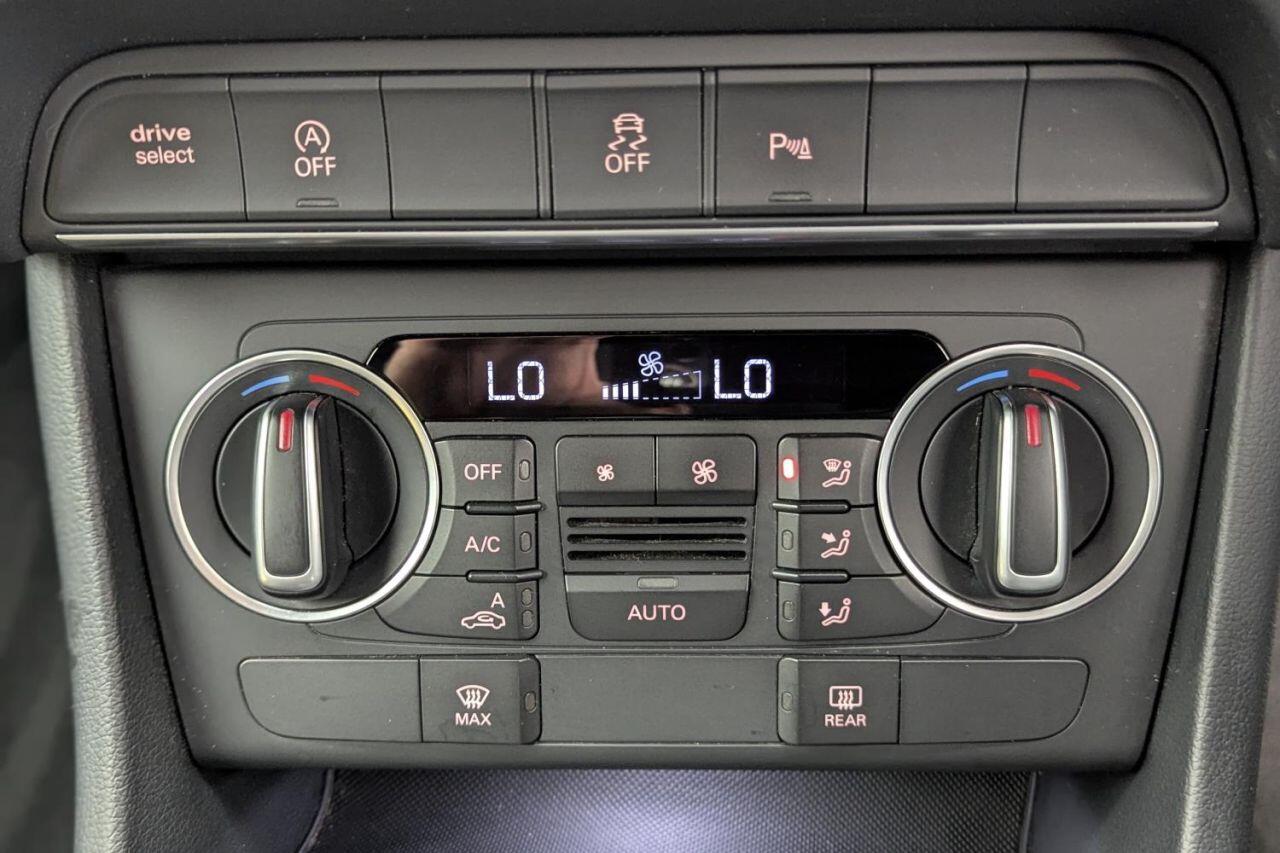 Audi Q3 view 37