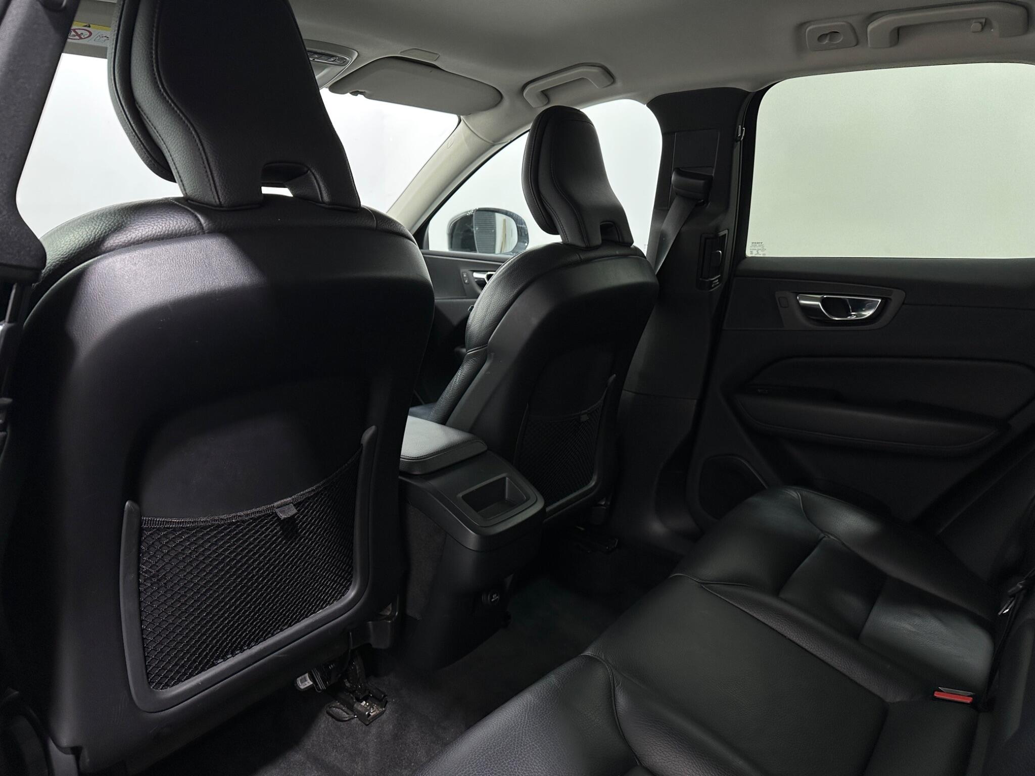 Volvo XC60 view 38