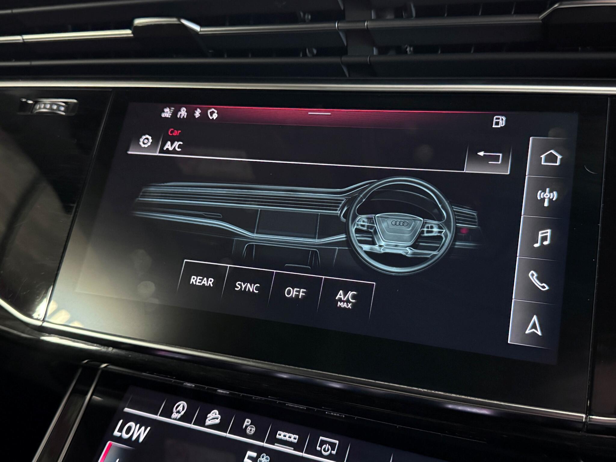 Audi Q8 view 48