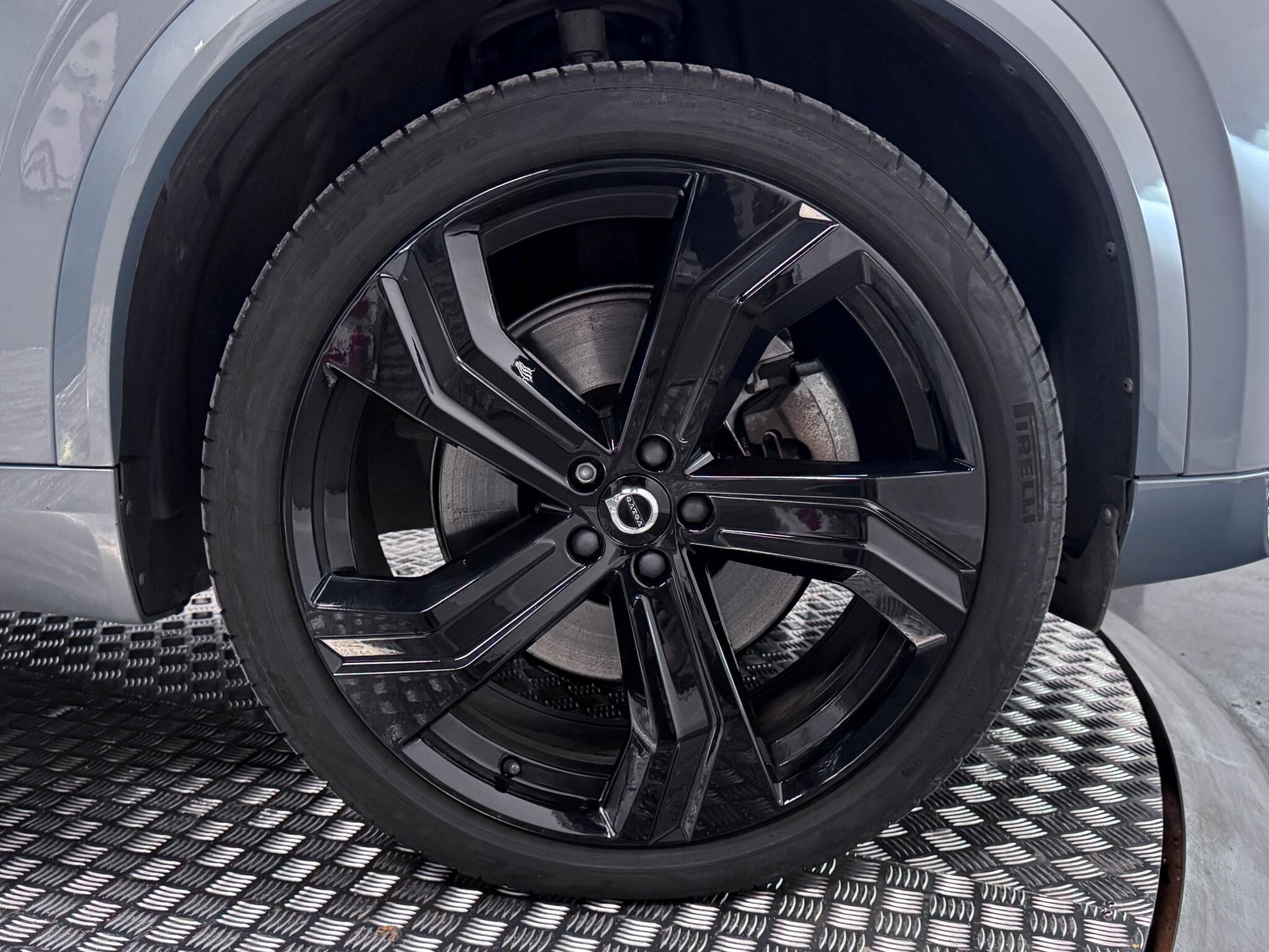 Volvo XC90 view 52
