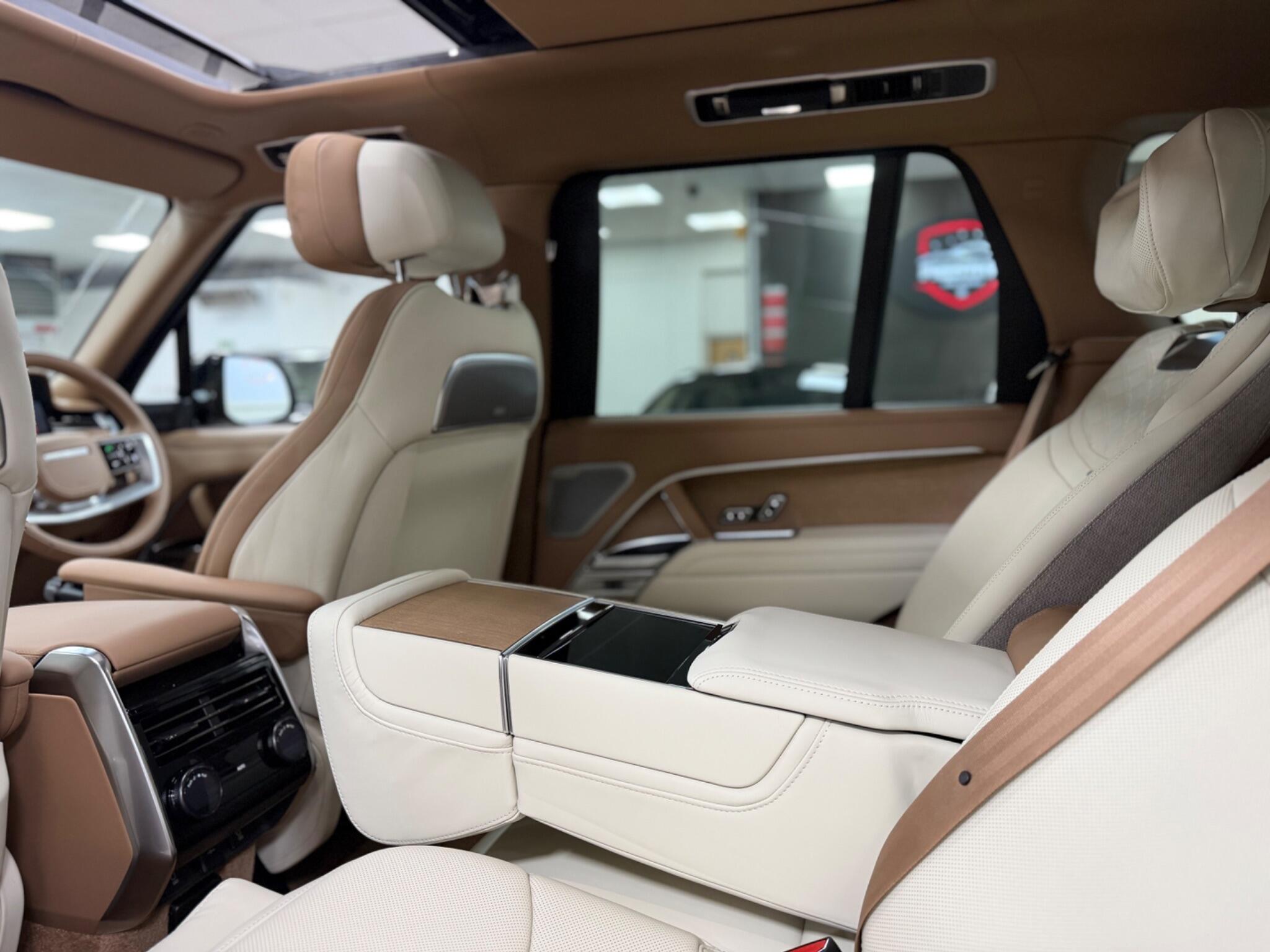 Land Rover Range Rover view 43