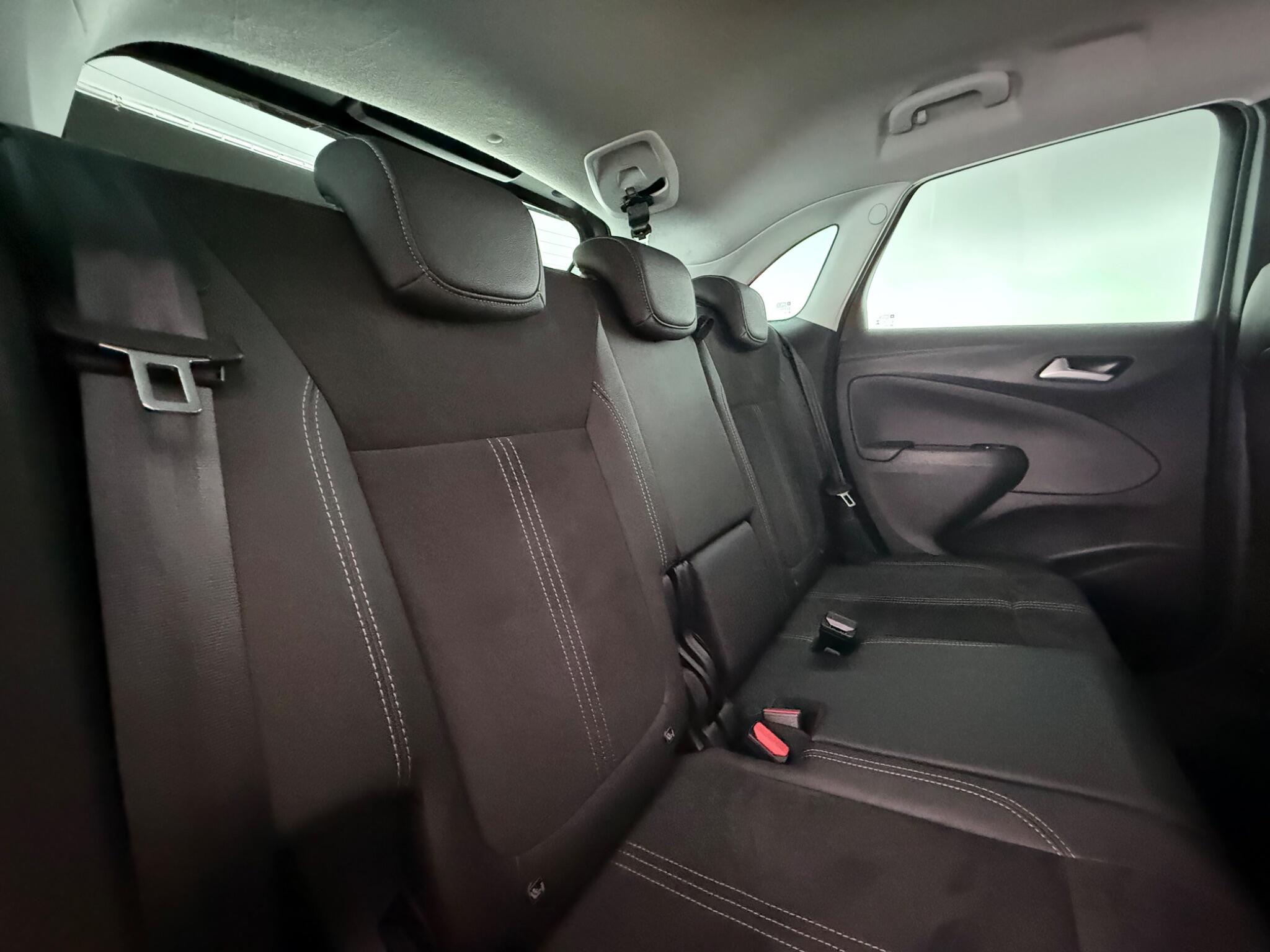 Vauxhall Crossland view 8