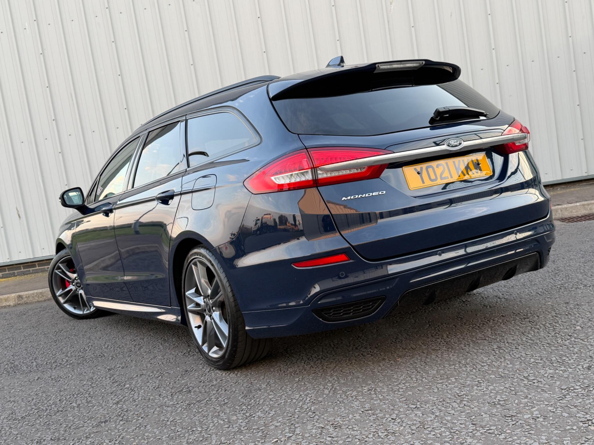 Ford Mondeo view 53