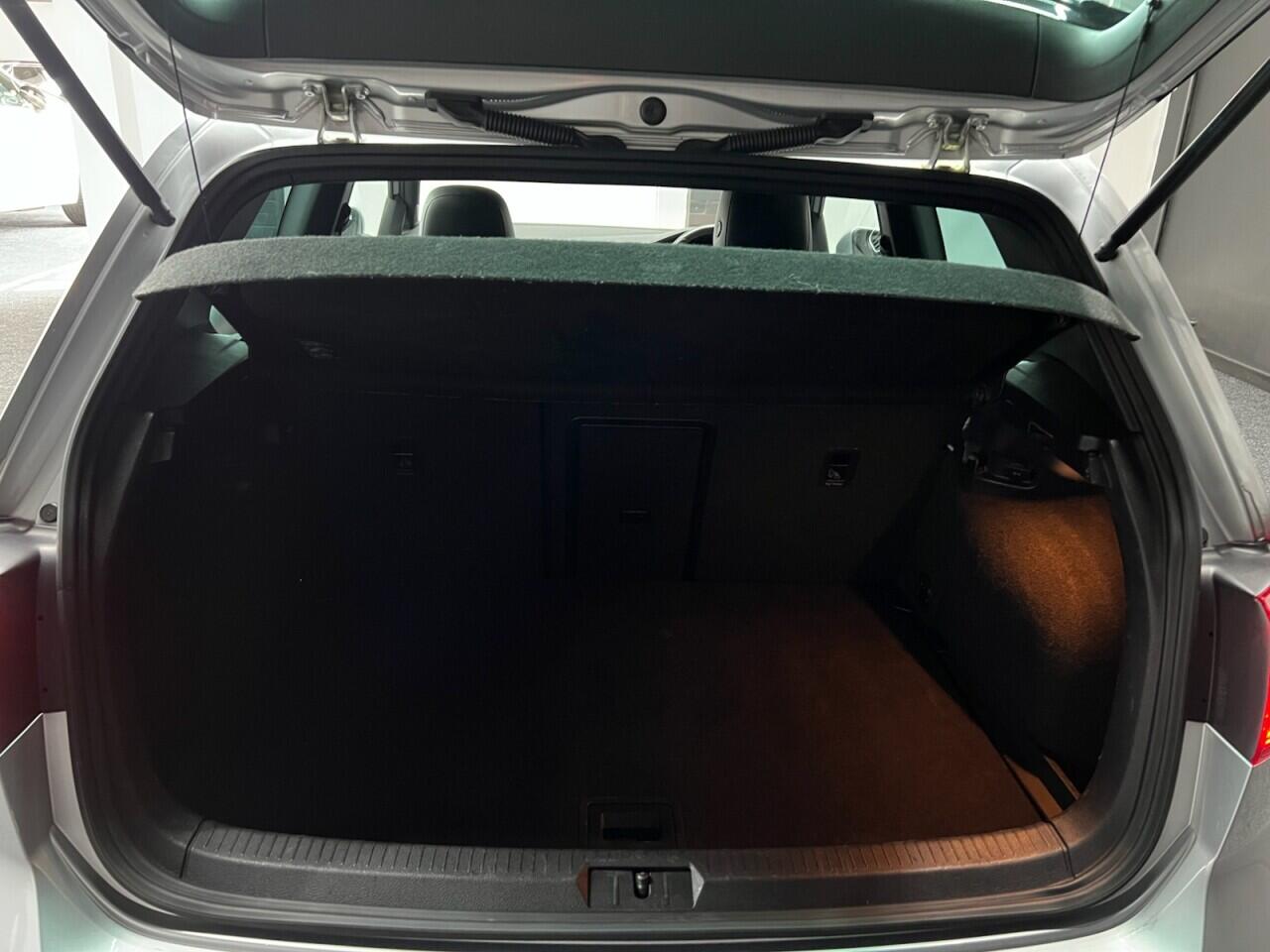 Volkswagen Golf view 44