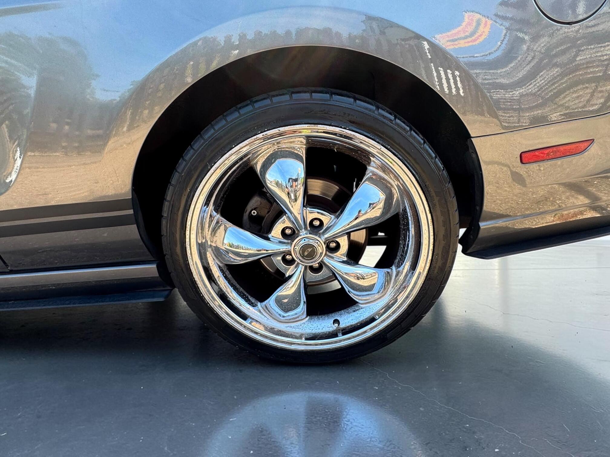 Ford Mustang view 23