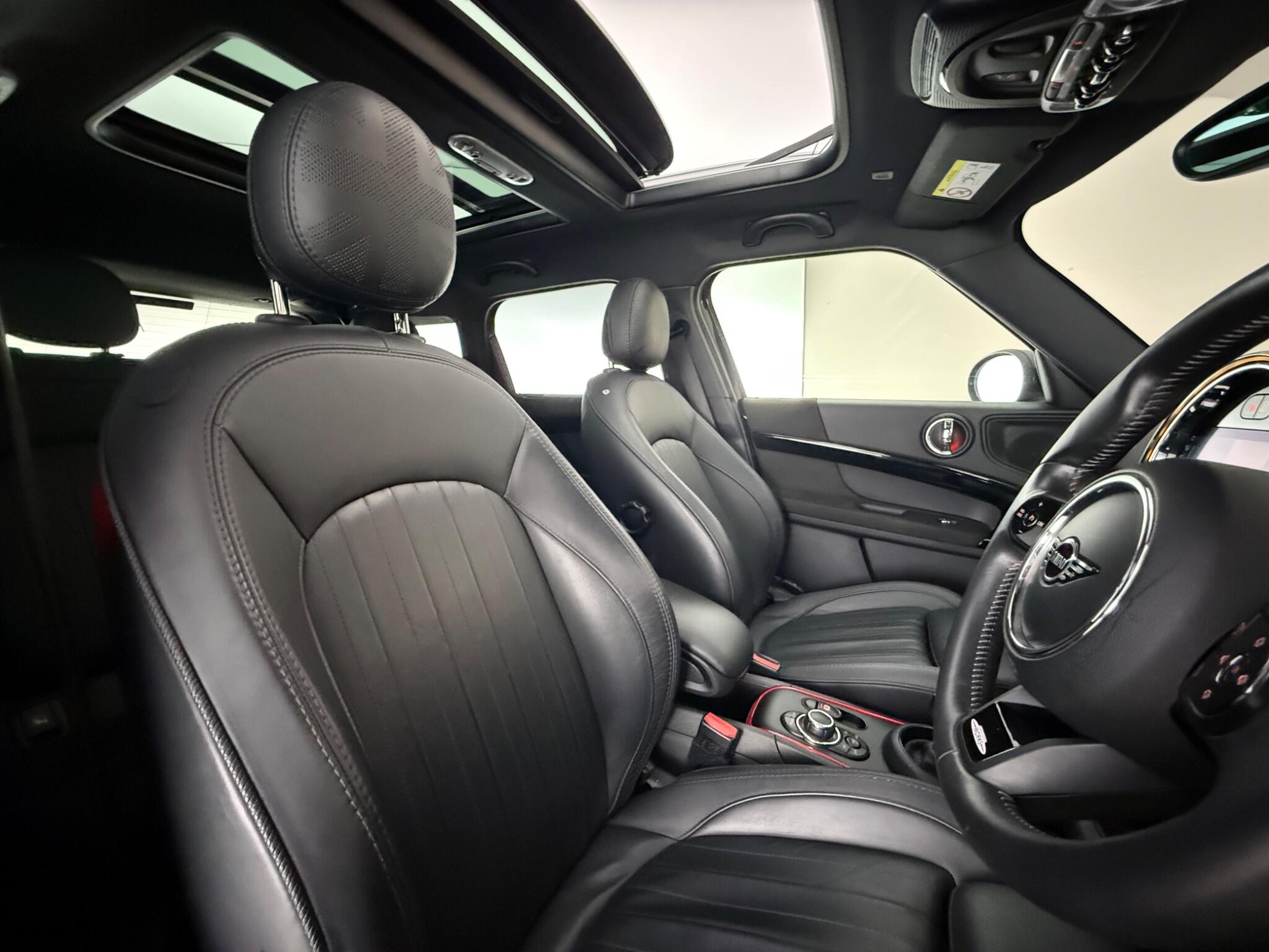 Mini Countryman view 29