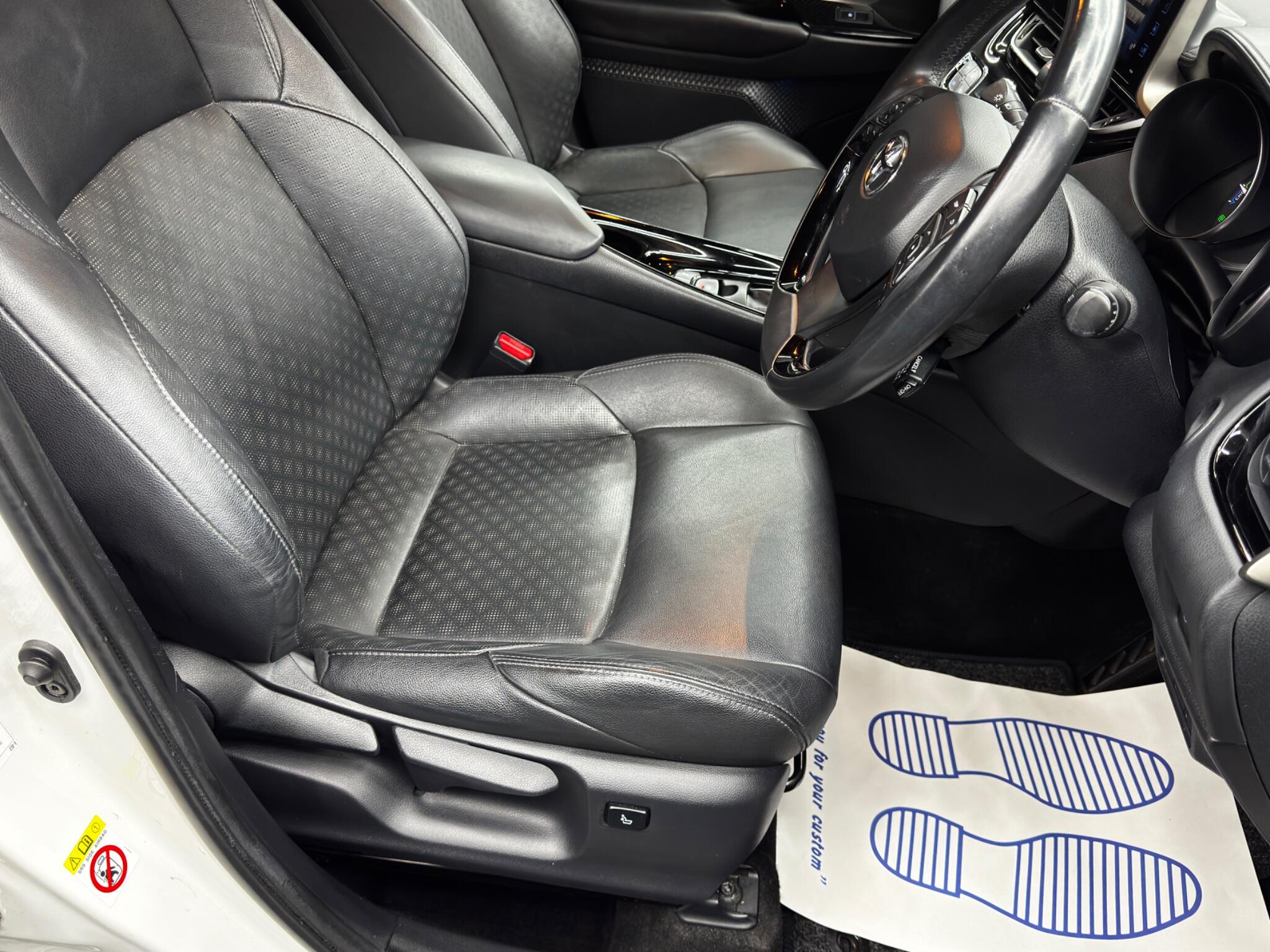Toyota C-HR view 13