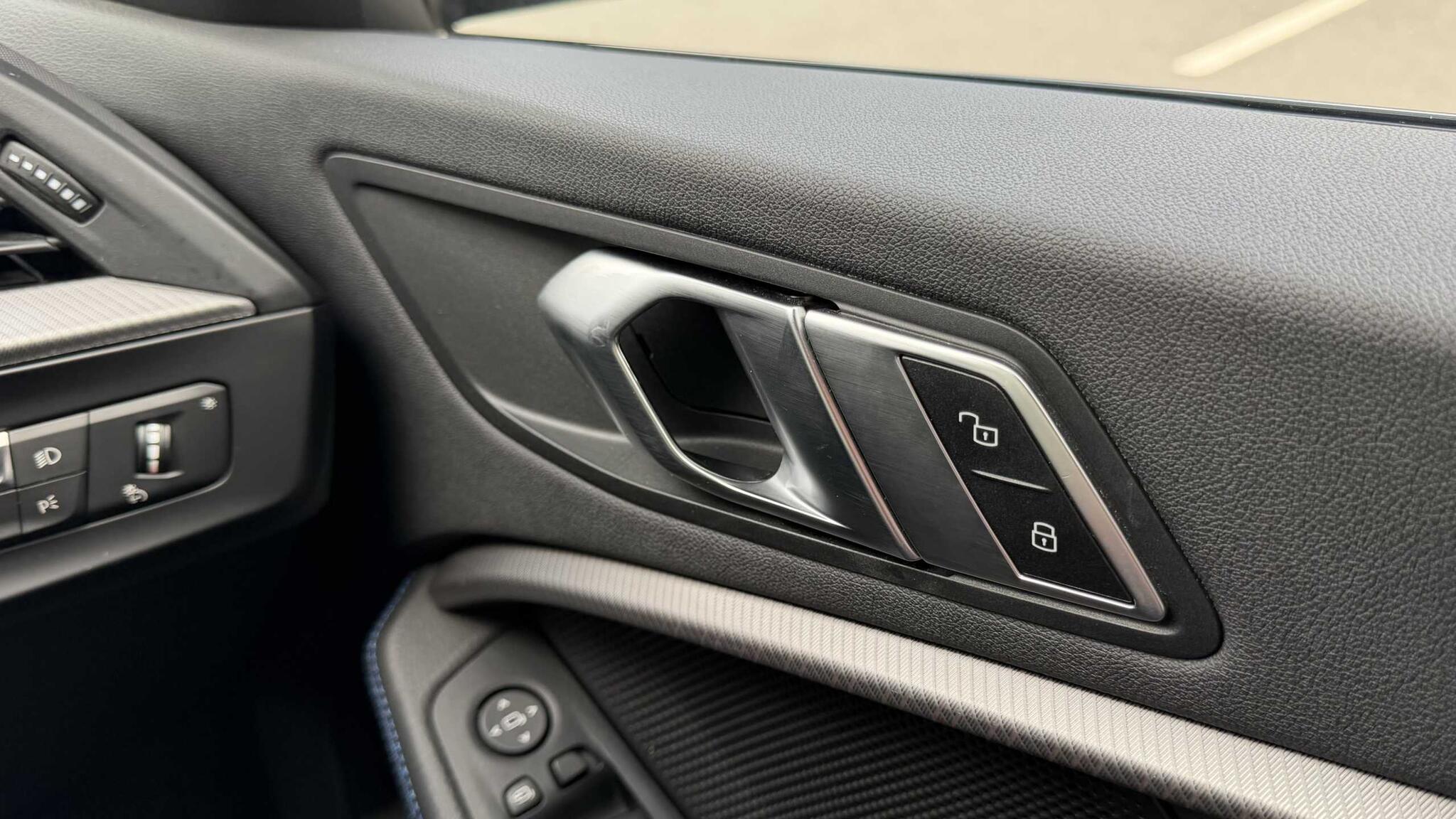 BMW 1 Series view 29