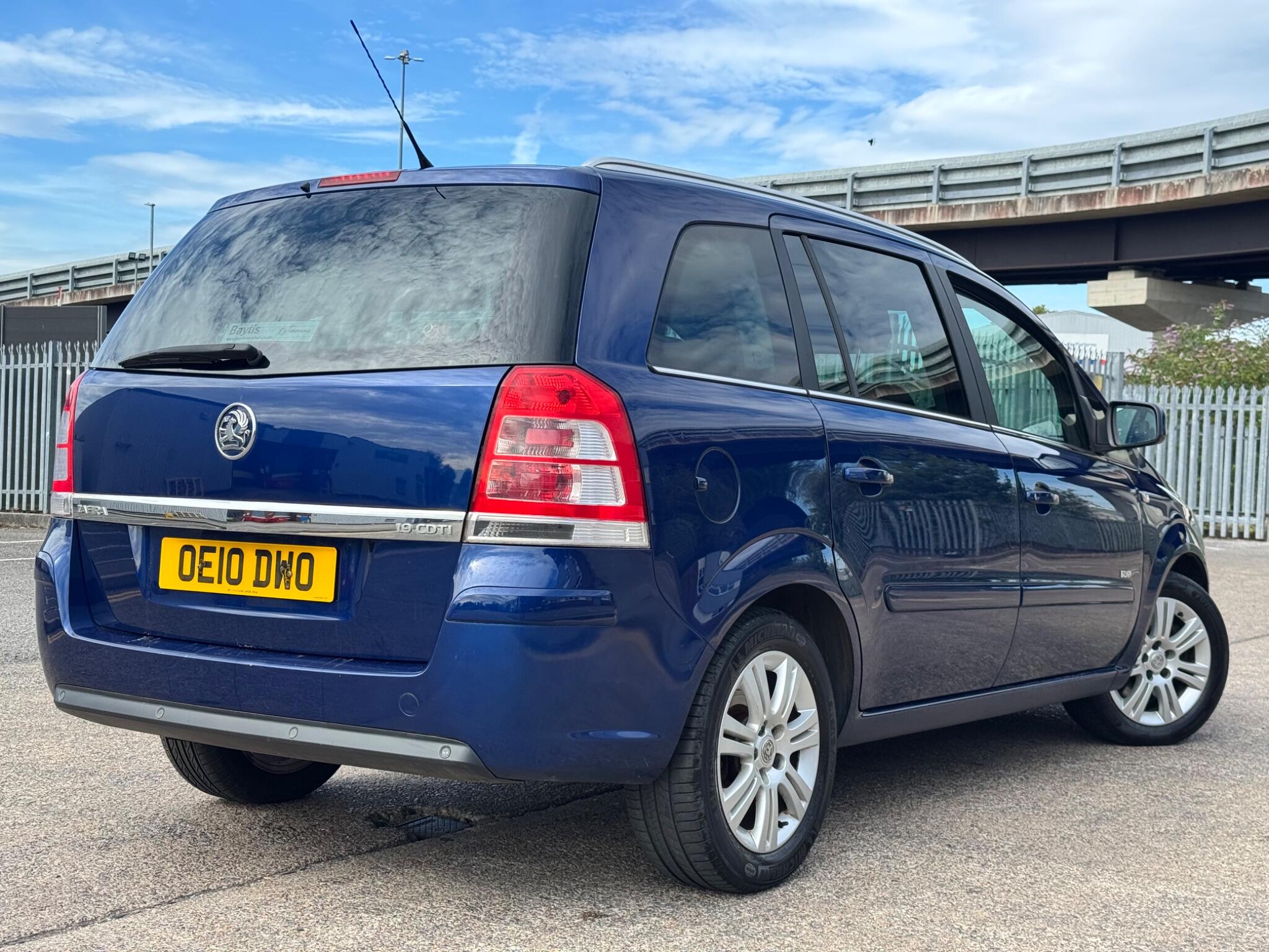 Vauxhall Zafira view 20