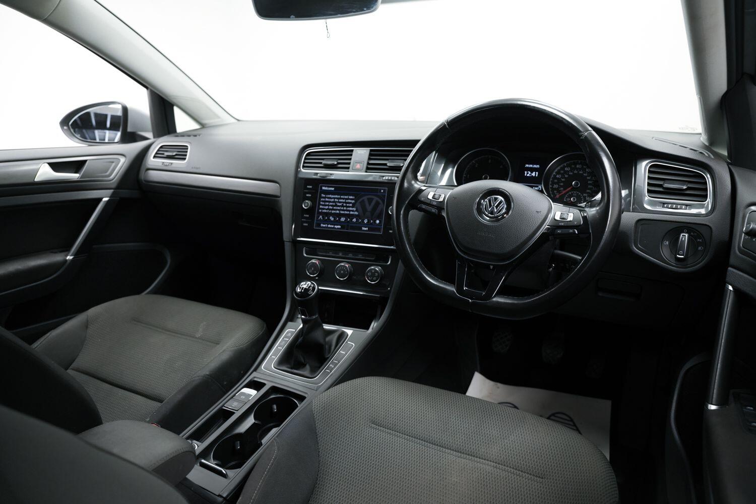 Volkswagen Golf view 5