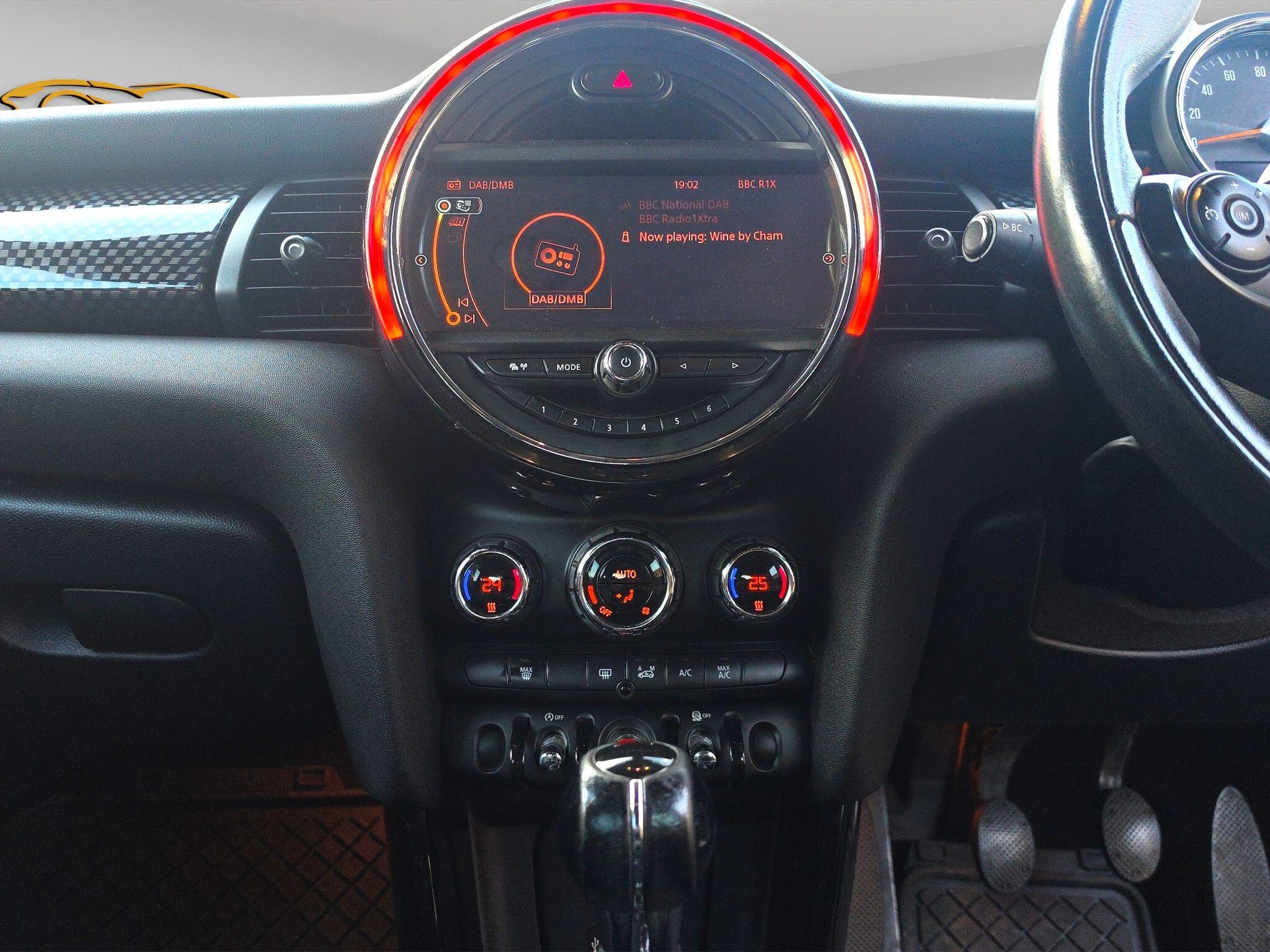 Mini Cooper view 10