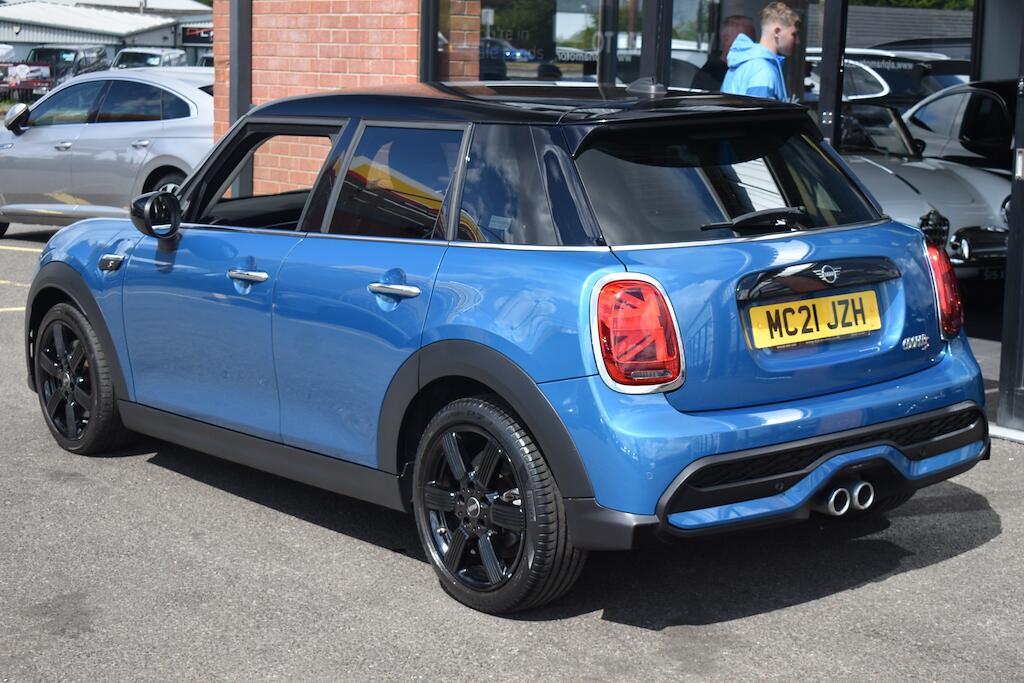 Mini Cooper view 20