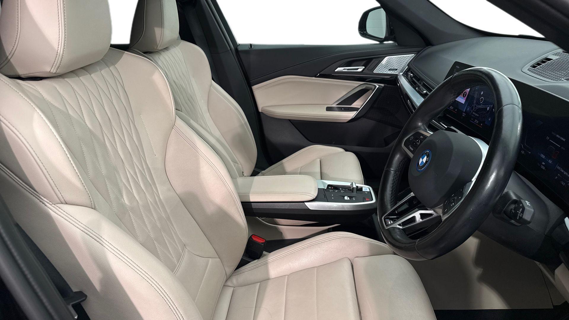 BMW Ix1 view 11