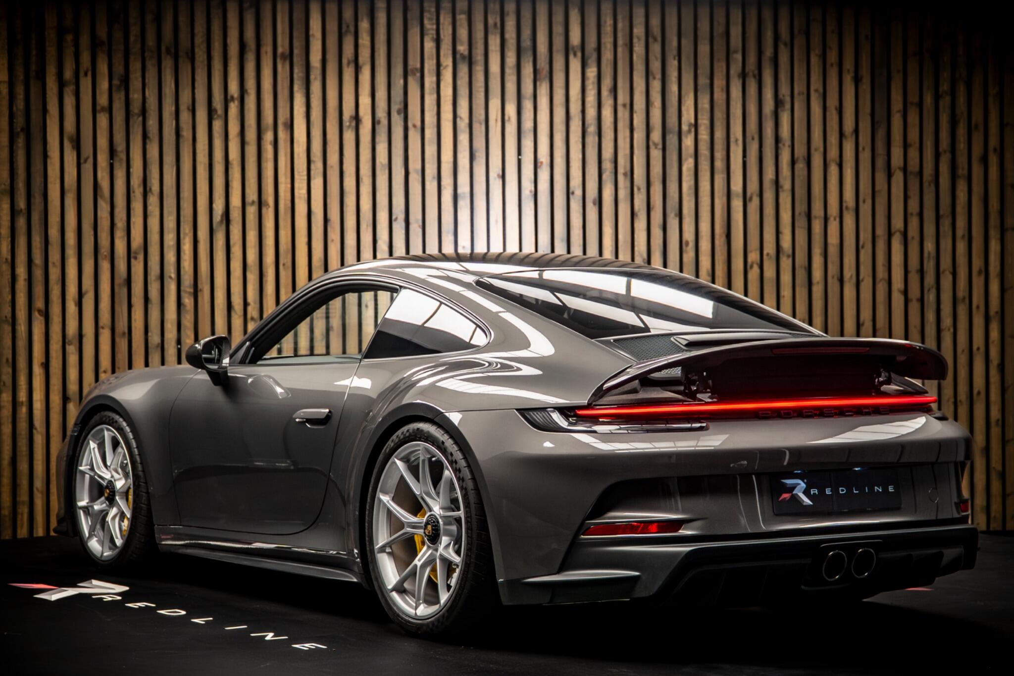 Porsche 911 view 3