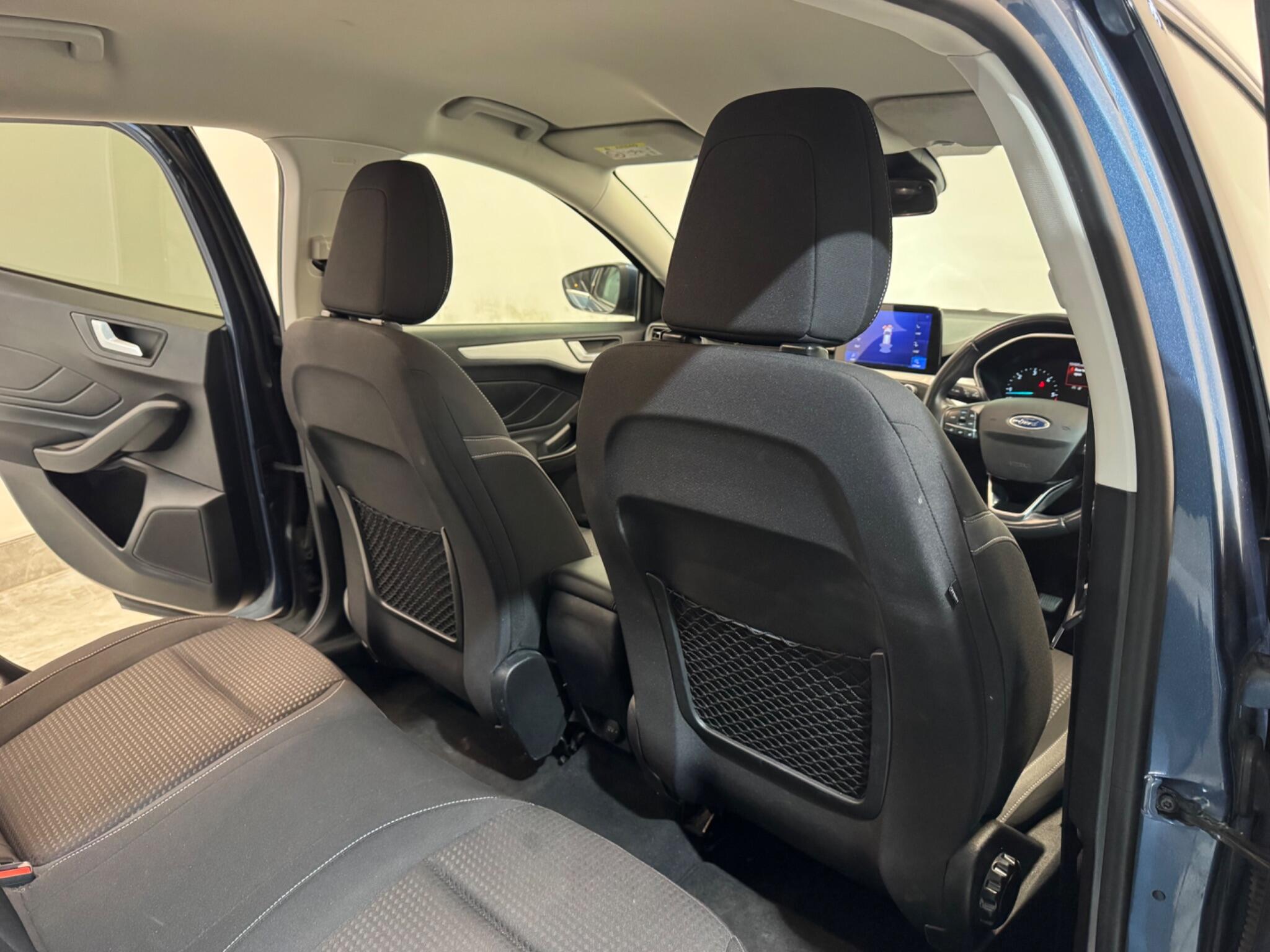 Ford Focus view 36