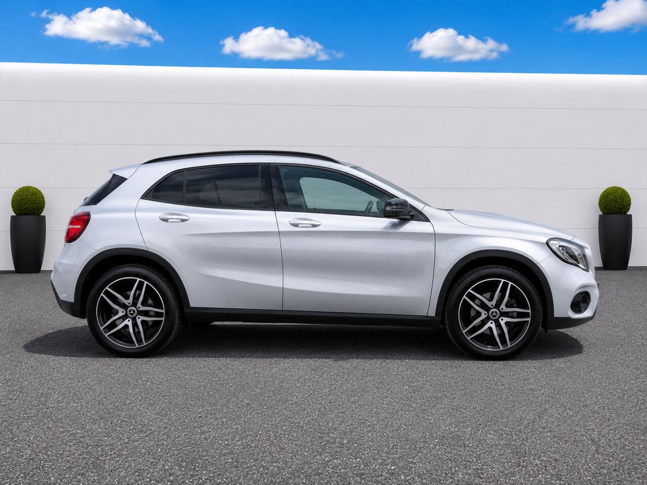 Mercedes-Benz Gla view 8