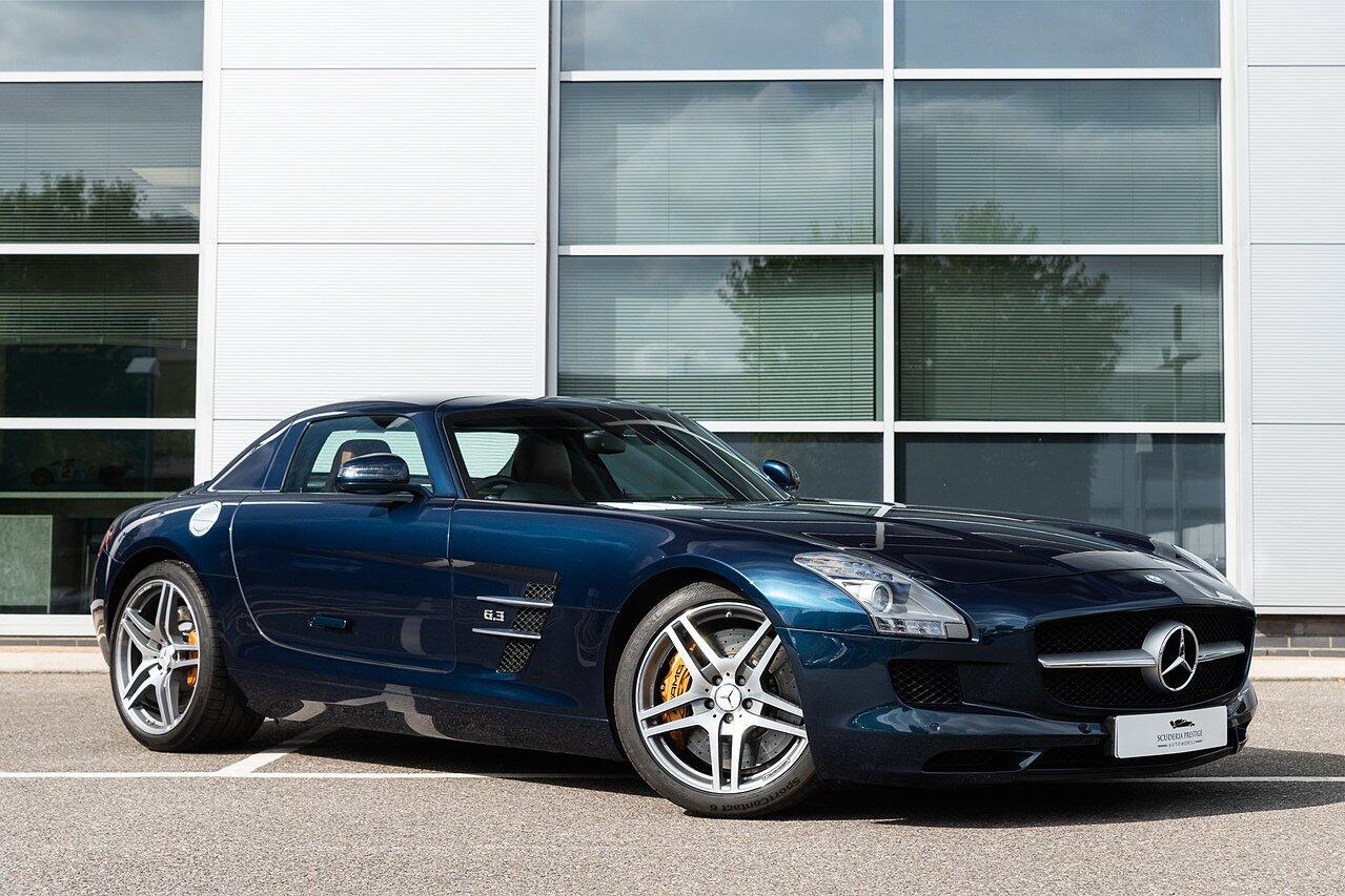 Mercedes-Benz SLS