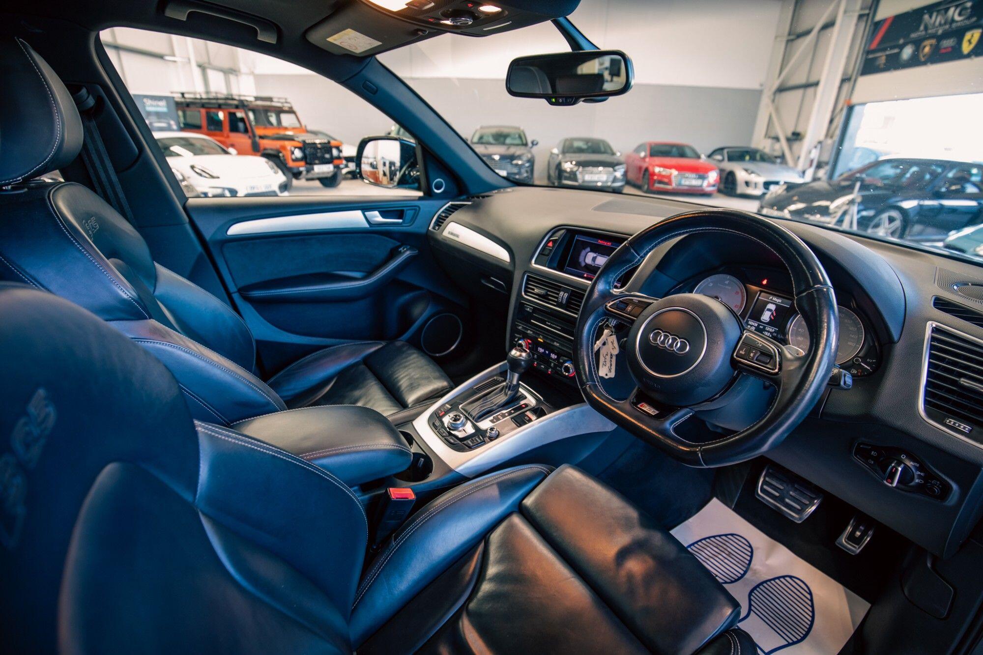Audi SQ5 view 2