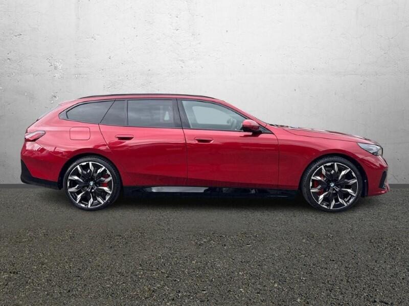 BMW 5 Series view 3