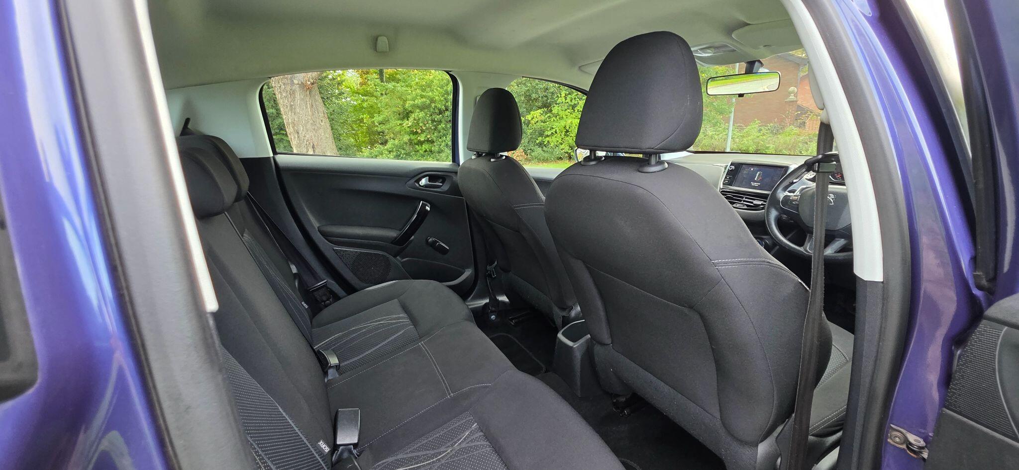 Peugeot 208 view 27