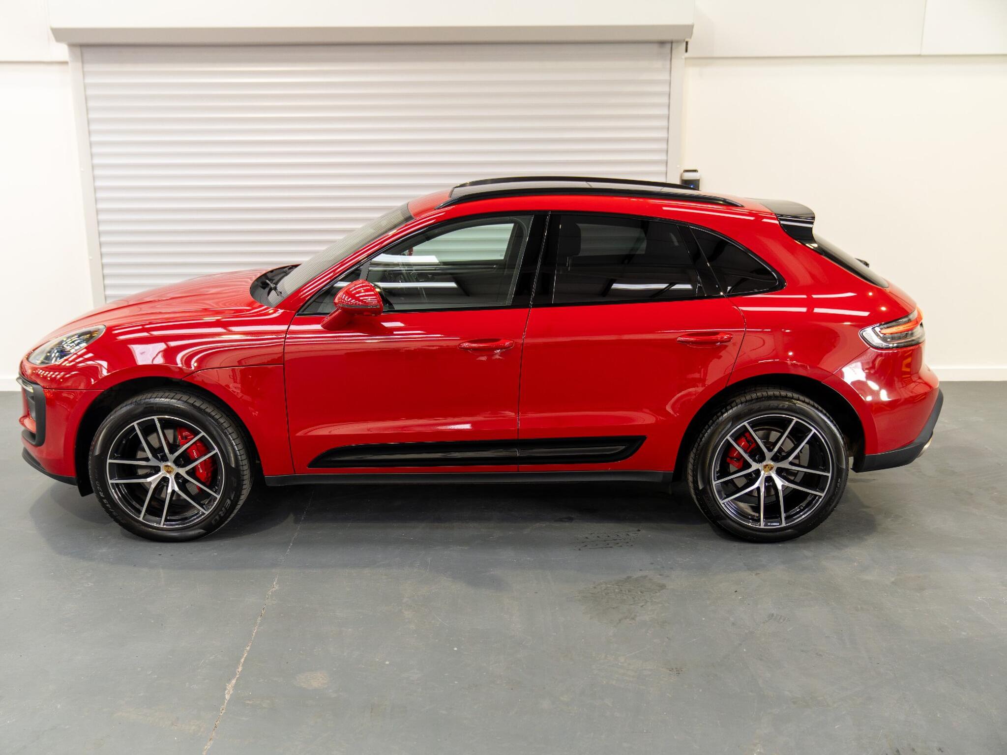 Porsche Macan view 19