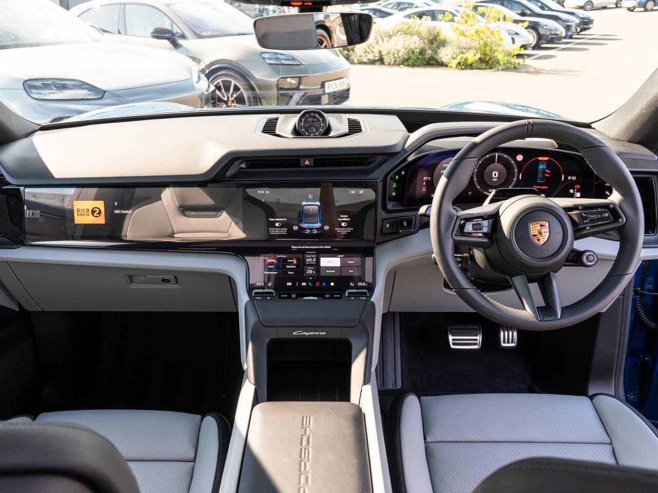 Porsche Cayenne view 23