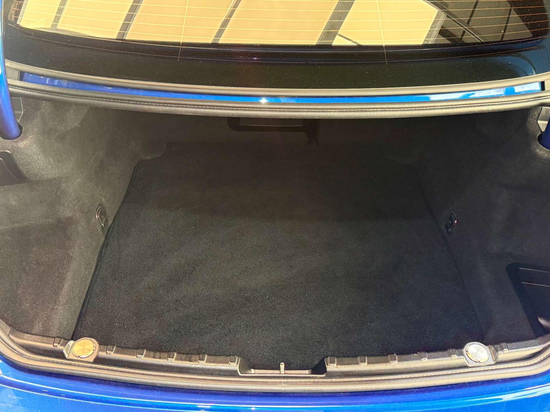 BMW 6 Series view 14