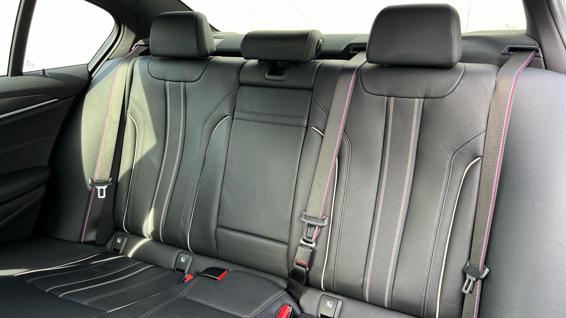 BMW 5 Series view 13
